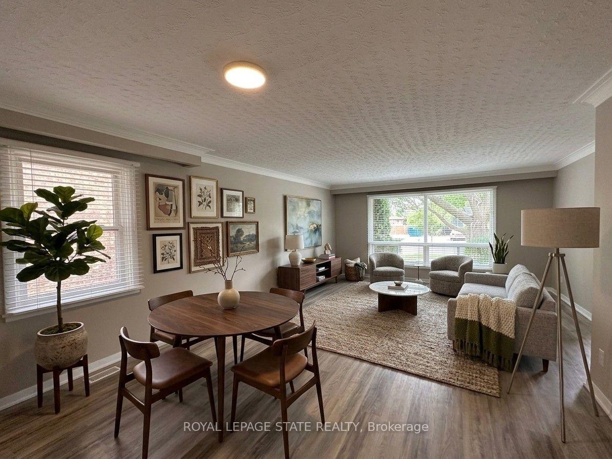 Photo 2 of 20 Lloyd Manor Road, Etobicoke, Princess-Rosethorn — HOMEH