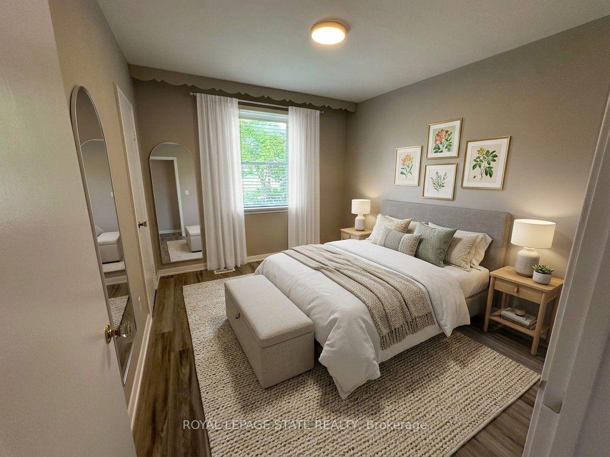 Photo 4 of 20 Lloyd Manor Road, Etobicoke, Princess-Rosethorn — HOMEH