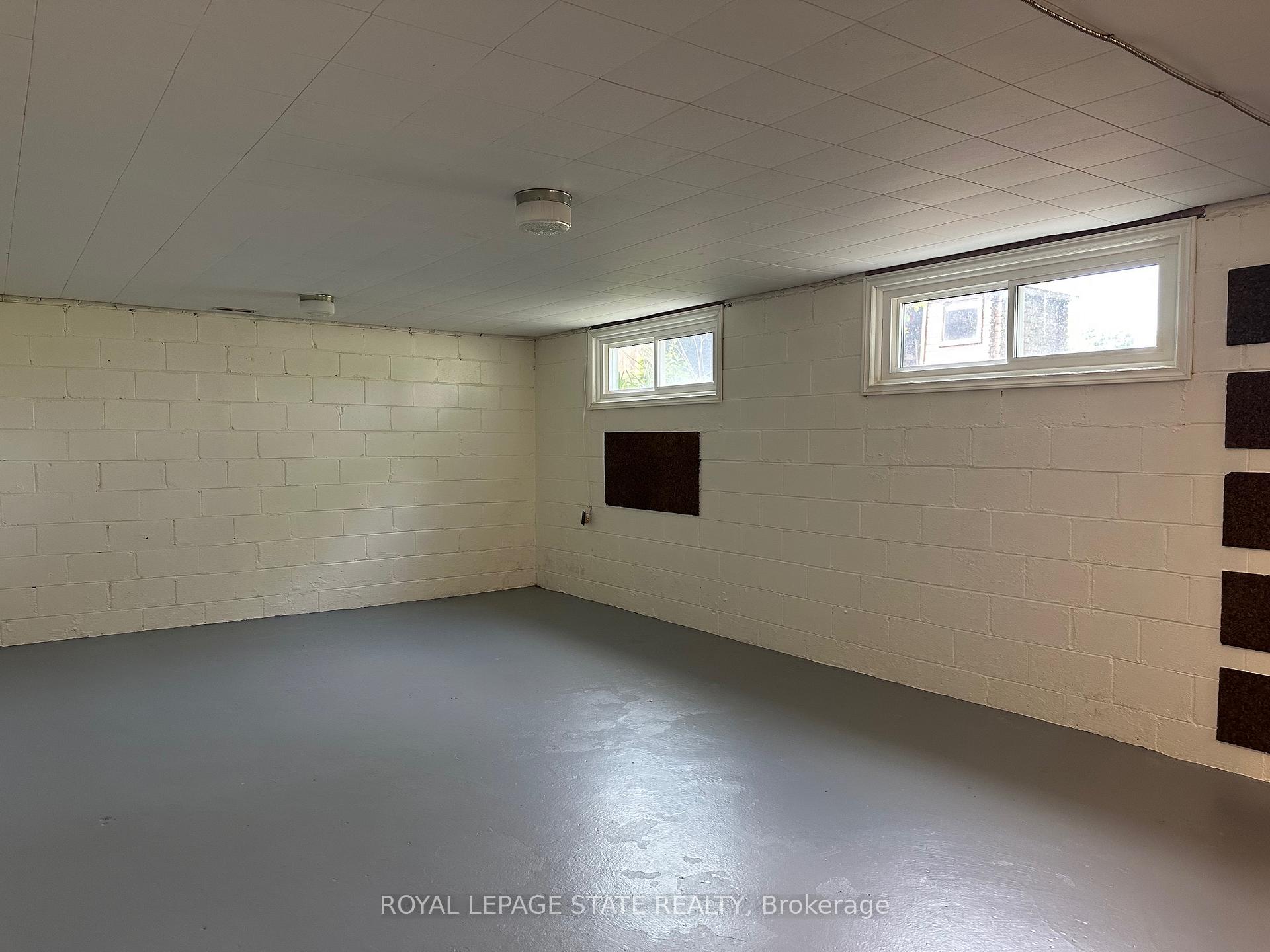 Photo 23 of 20 Lloyd Manor Road, Etobicoke, Princess-Rosethorn — HOMEH