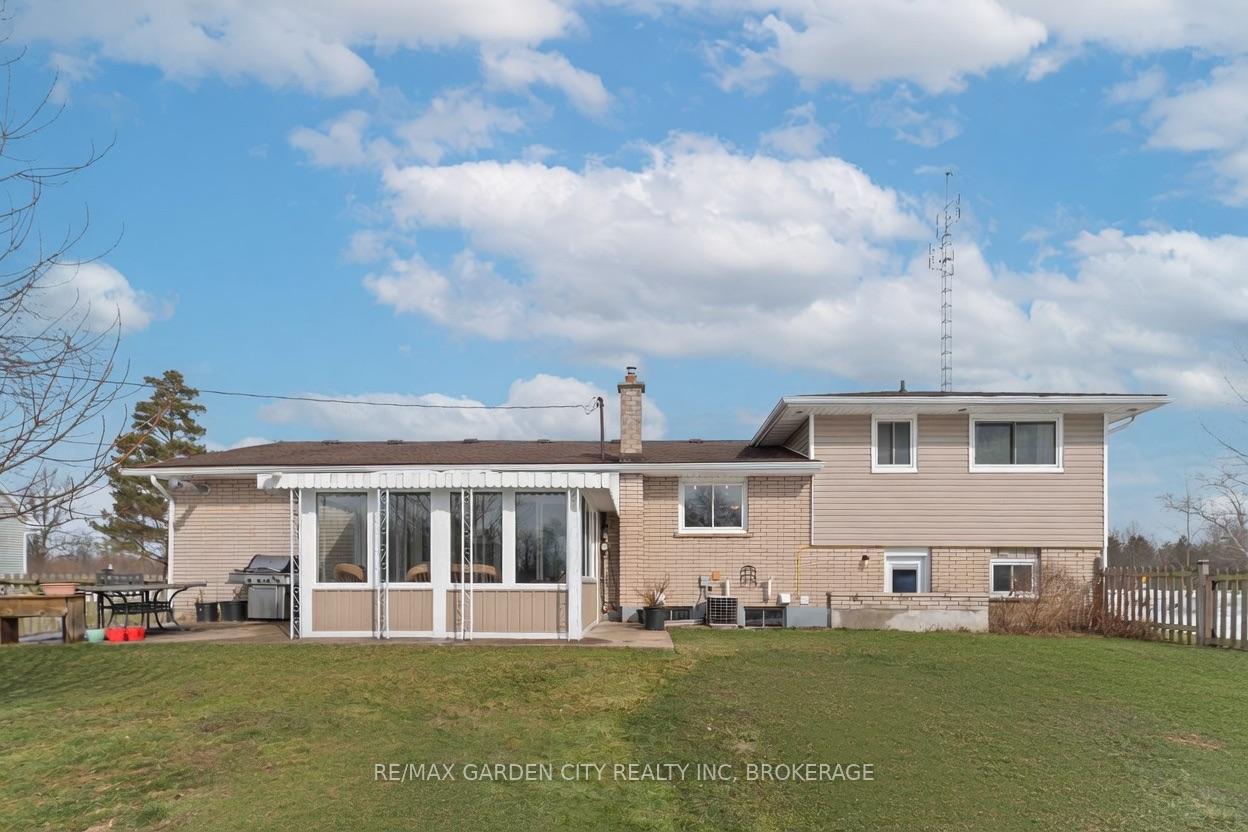 Photo 5 of 147 Cairns Crescent, Fort Erie, Bowen — HOMEH