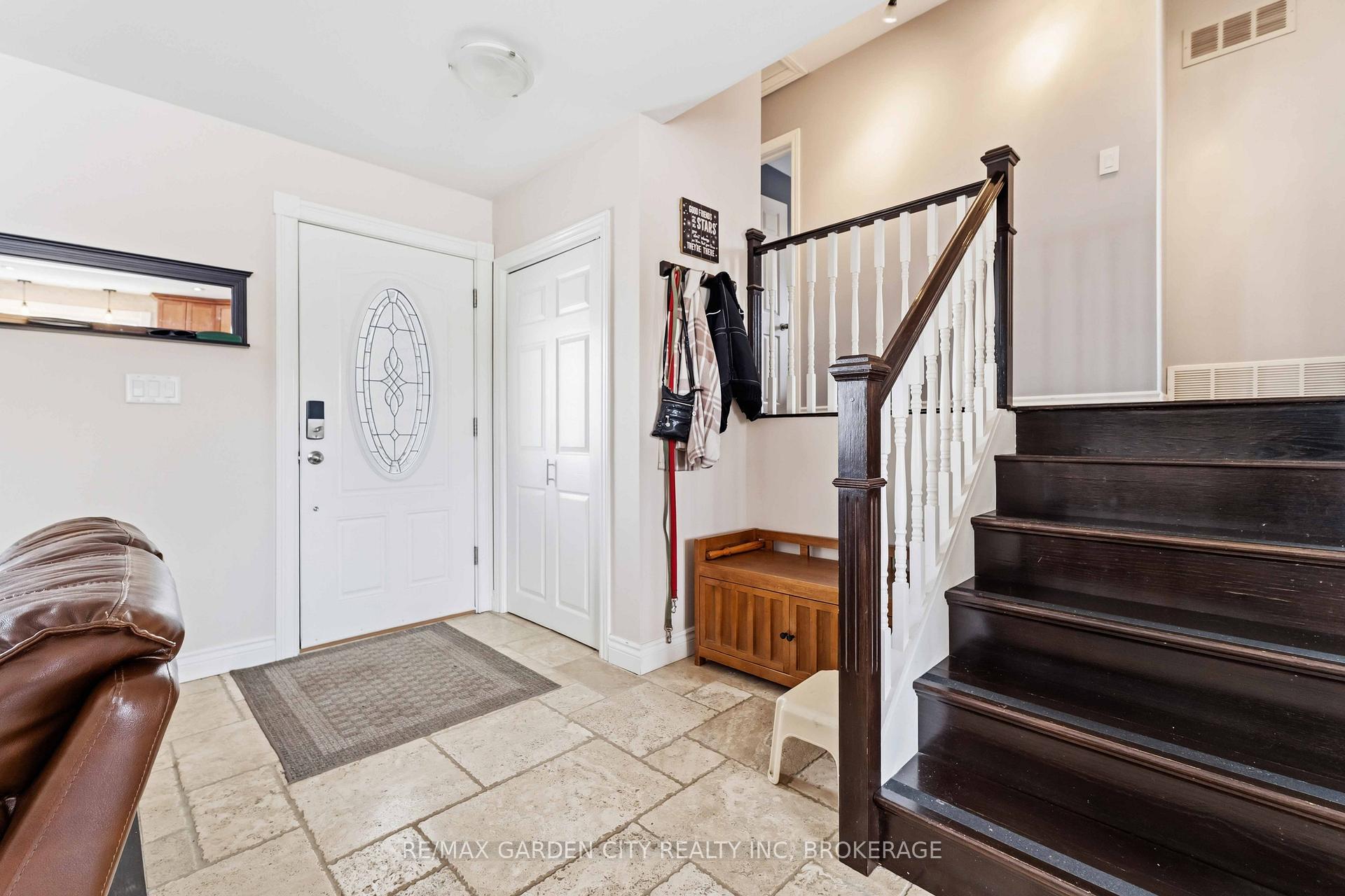 Photo 9 of 147 Cairns Crescent, Fort Erie, Bowen — HOMEH