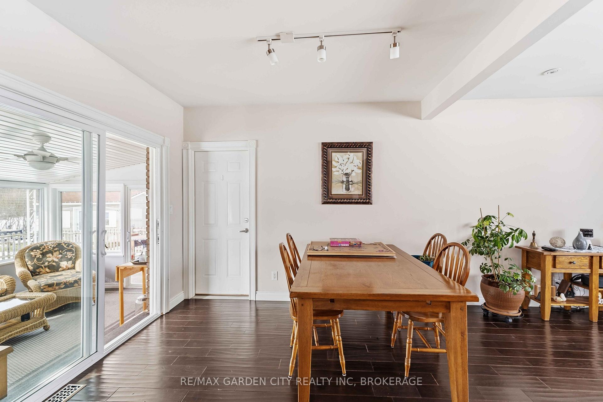 Photo 19 of 147 Cairns Crescent, Fort Erie, Bowen — HOMEH
