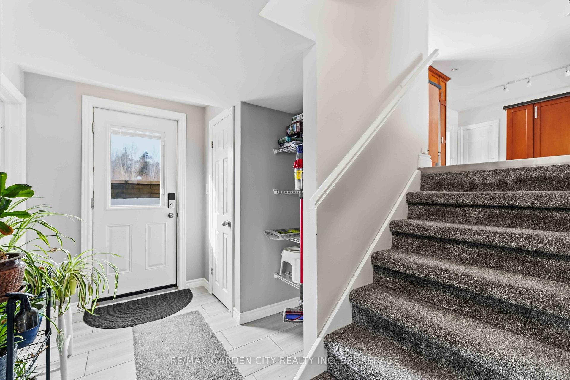 Photo 33 of 147 Cairns Crescent, Fort Erie, Bowen — HOMEH