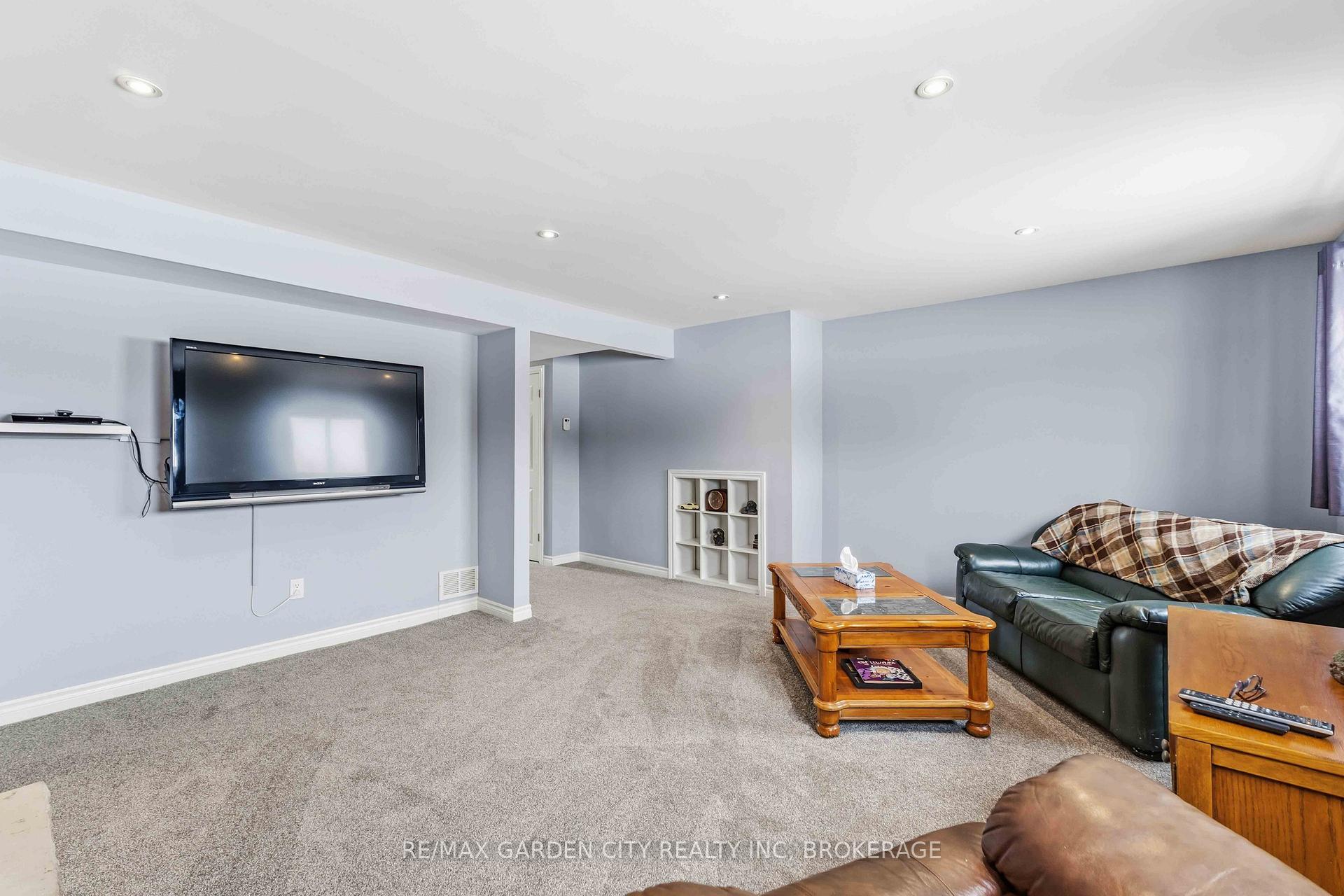 Photo 37 of 147 Cairns Crescent, Fort Erie, Bowen — HOMEH