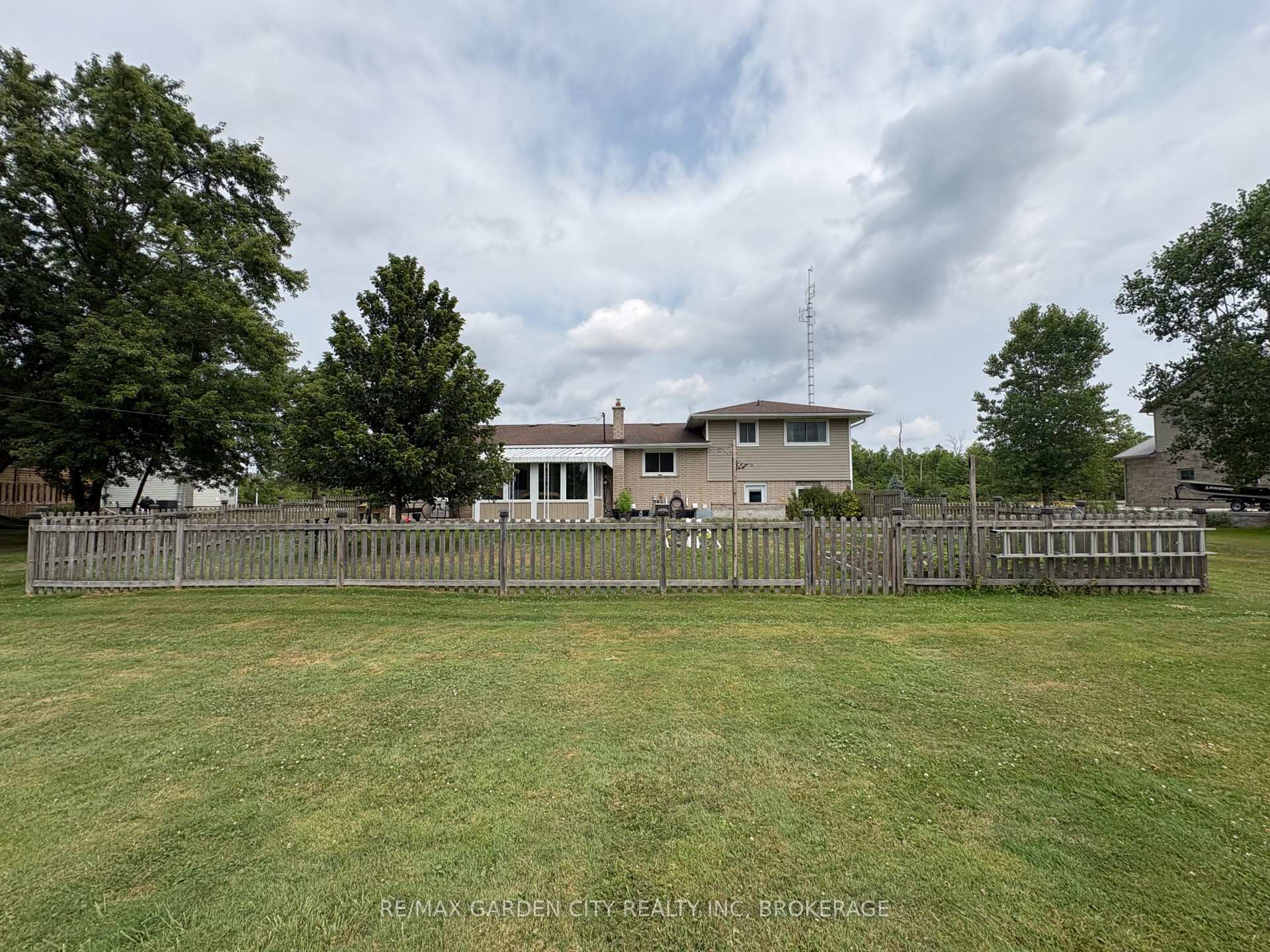 Photo 48 of 147 Cairns Crescent, Fort Erie, Bowen — HOMEH