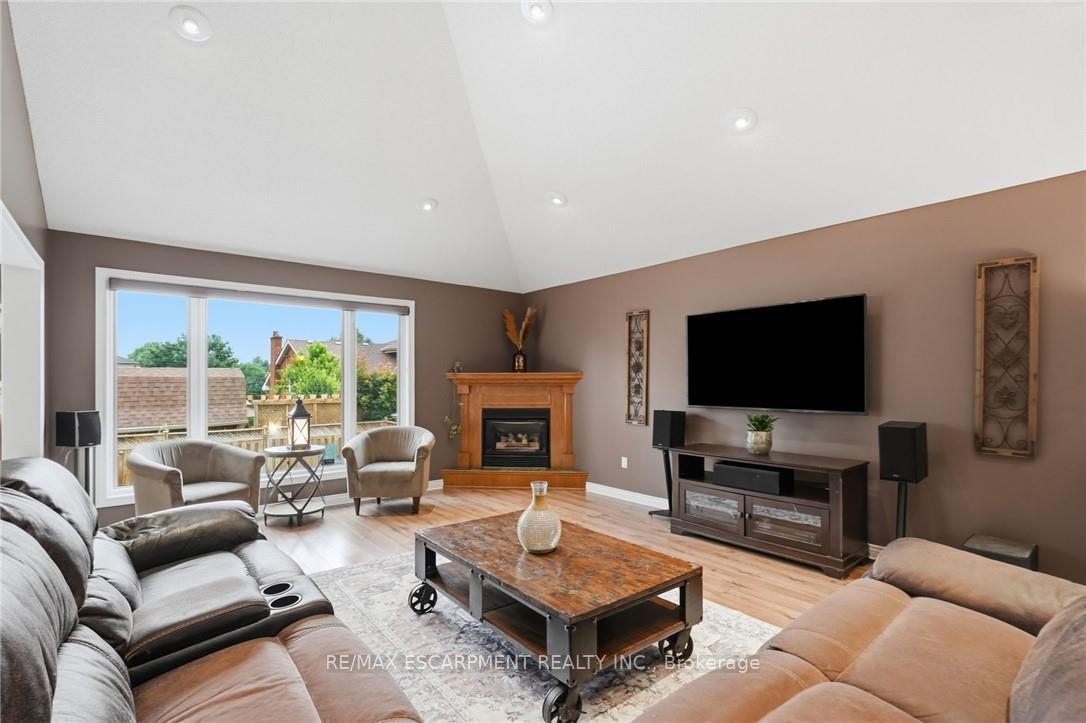 Photo 9 of 5 Manor Crescent, Grimsby, Grimsby East — HOMEH