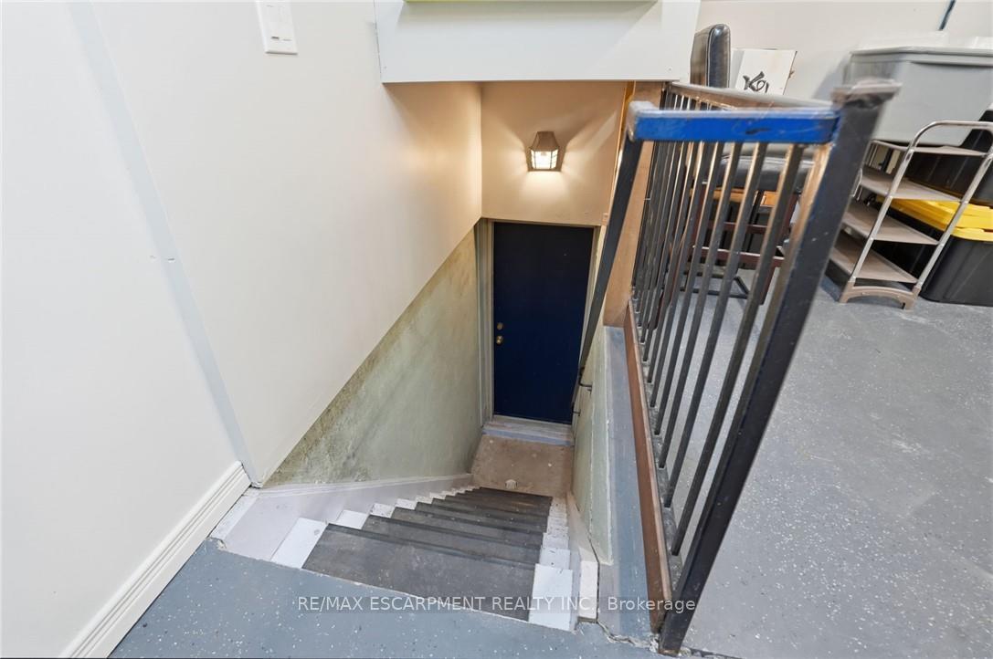 Photo 33 of 5 Manor Crescent, Grimsby, Grimsby East — HOMEH