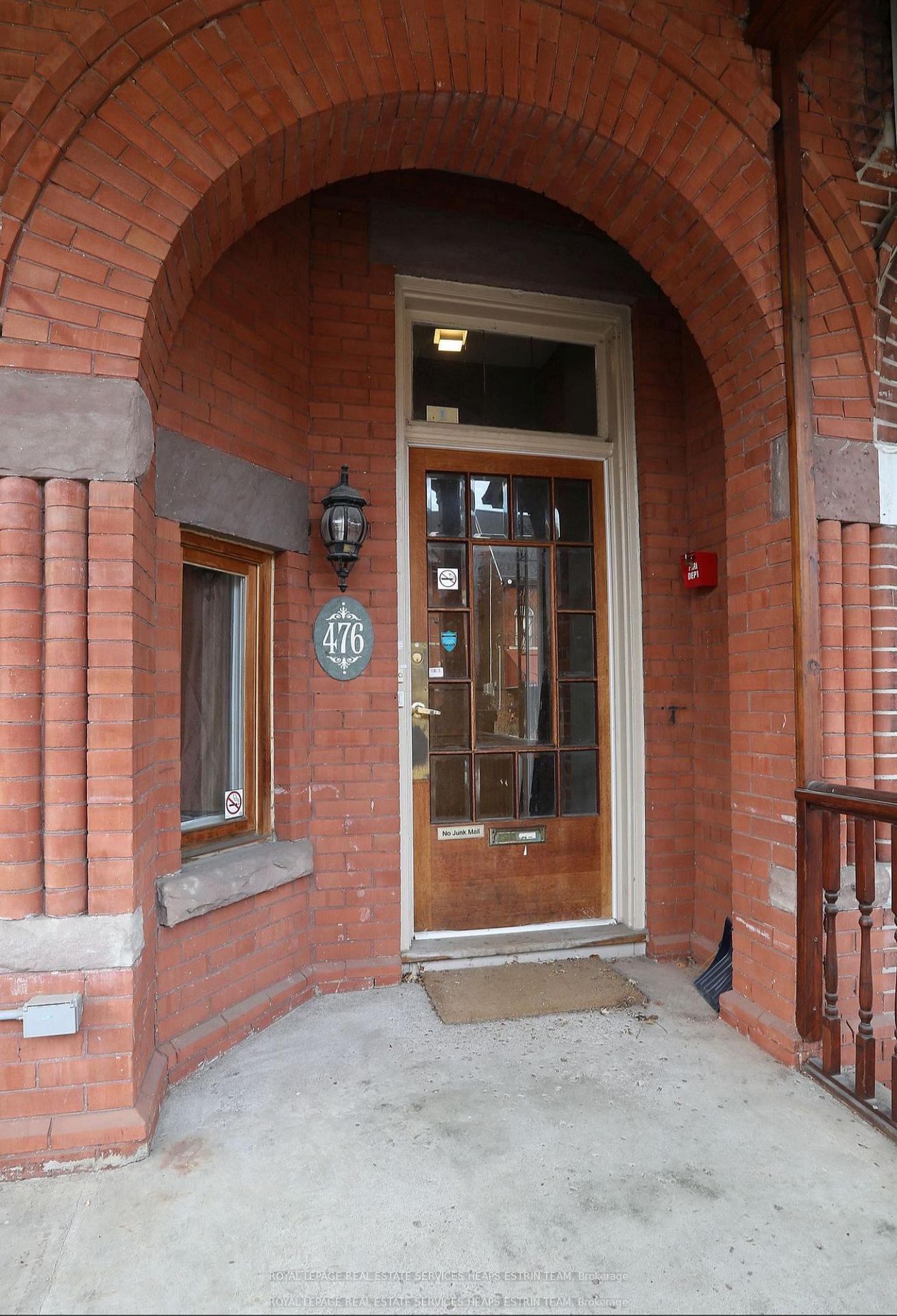 Photo 7 of Unit Upper, 476 Euclid Avenue, Toronto, Palmerston-Little Italy — HOMEH