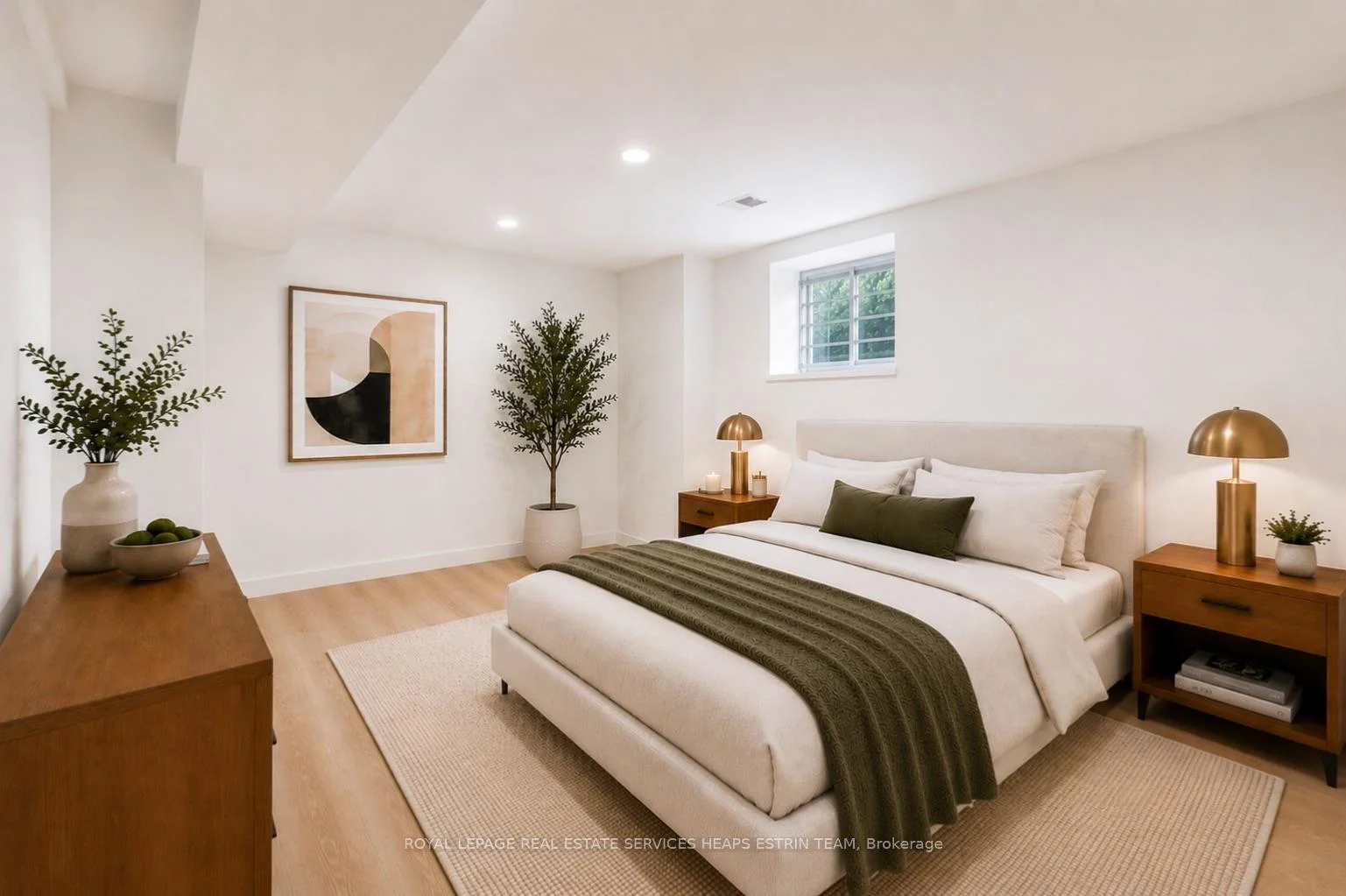 Photo 8 of Unit Upper, 476 Euclid Avenue, Toronto, Palmerston-Little Italy — HOMEH