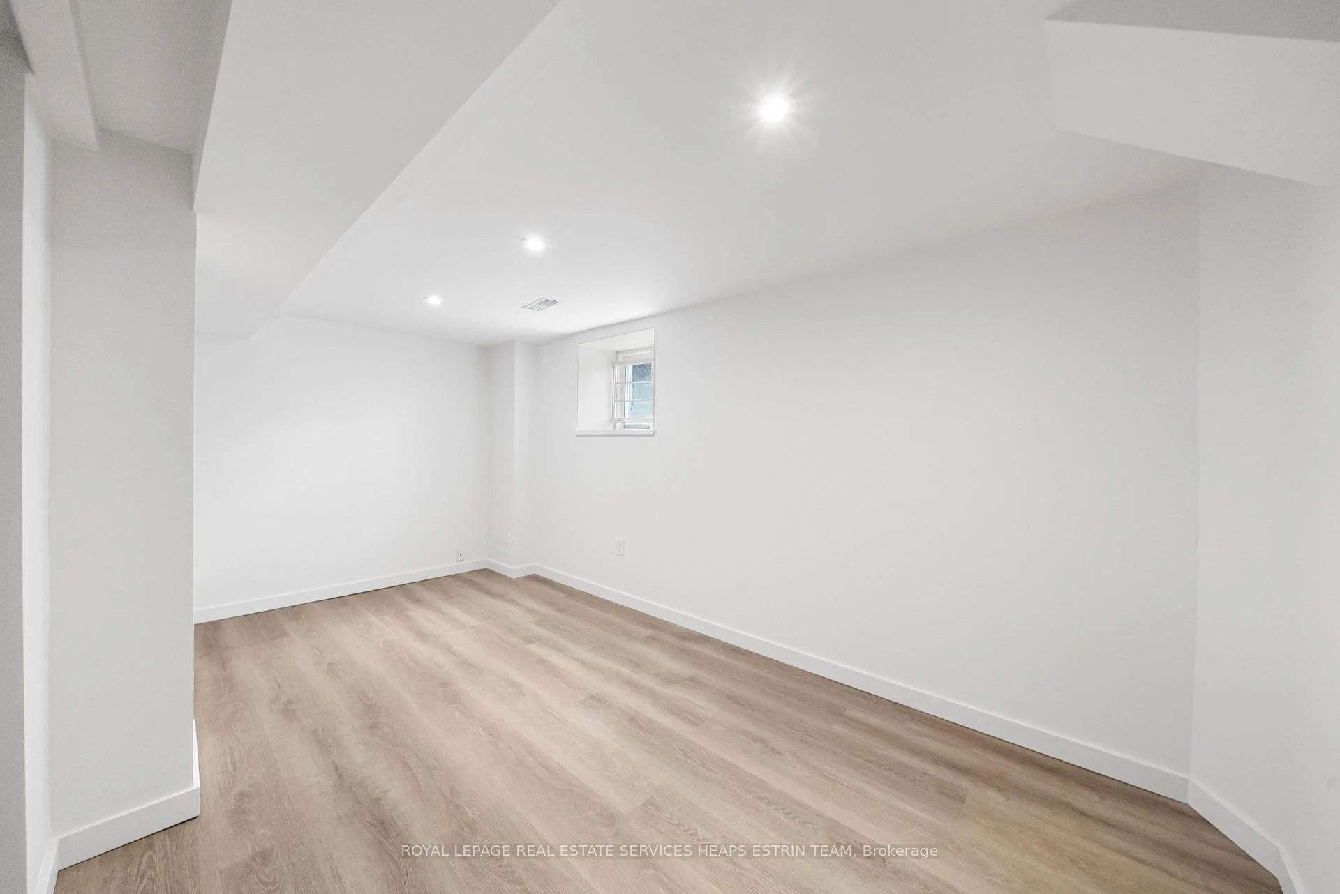 Photo 12 of Unit Upper, 476 Euclid Avenue, Toronto, Palmerston-Little Italy — HOMEH