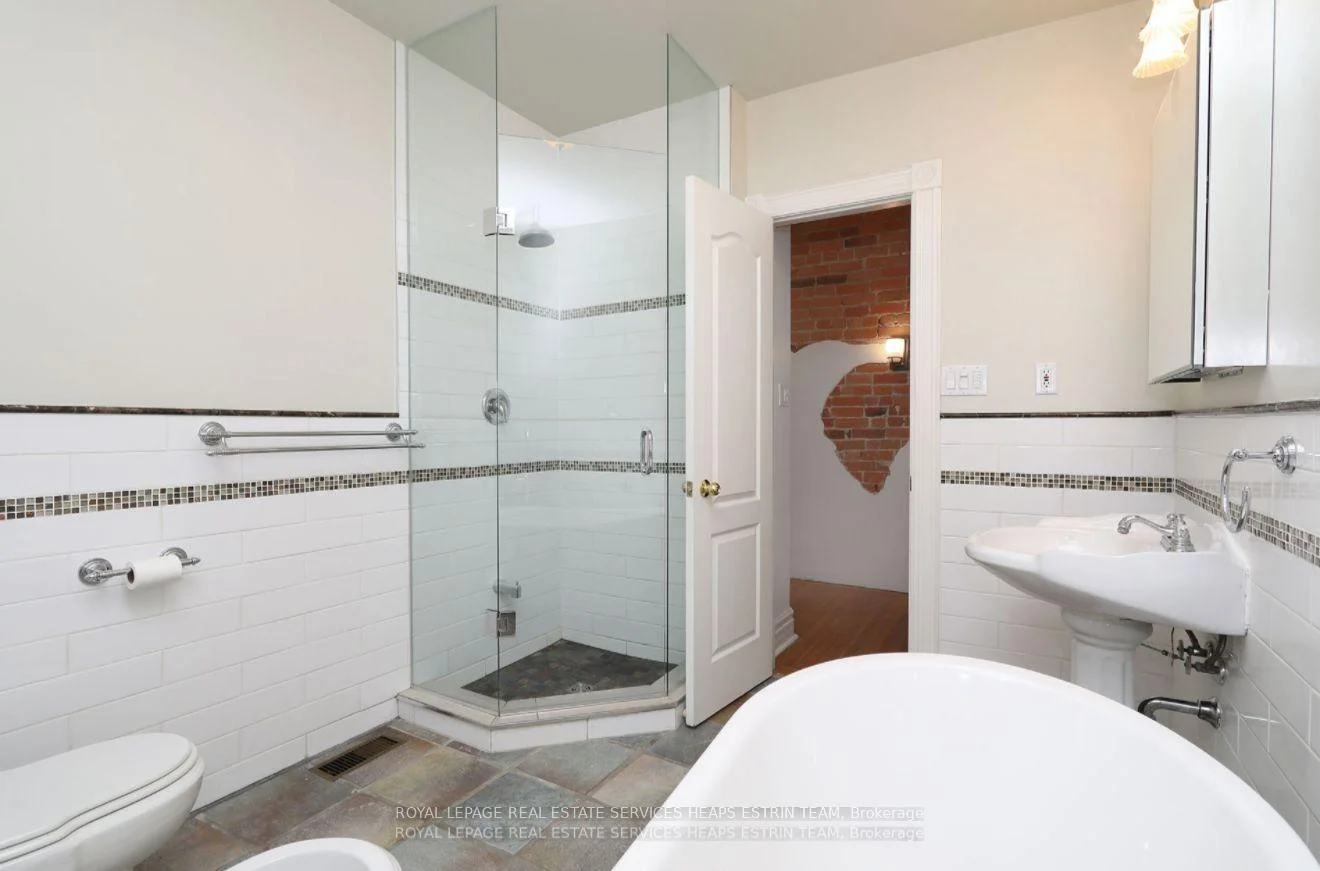 Photo 69 of Unit Upper, 476 Euclid Avenue, Toronto, Palmerston-Little Italy — HOMEH