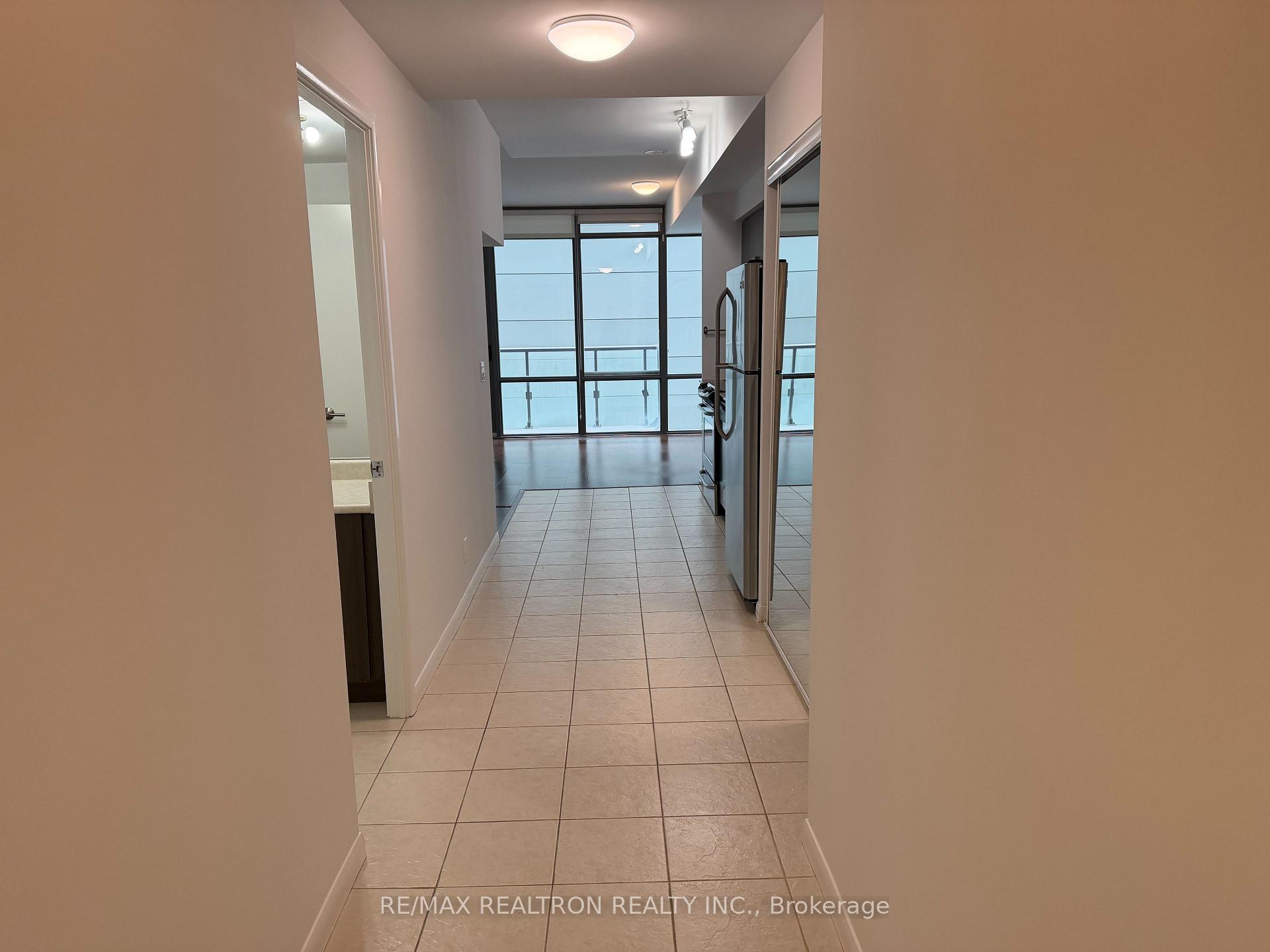Photo 2 of Unit 1301, 832 Bay Street, Toronto, Bay Street Corridor — HOMEH
