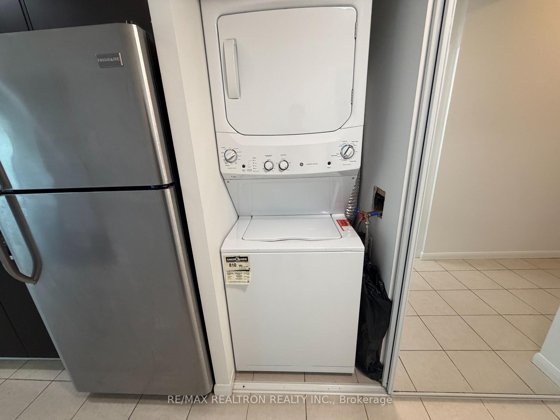 Photo 6 of Unit 1301, 832 Bay Street, Toronto, Bay Street Corridor — HOMEH