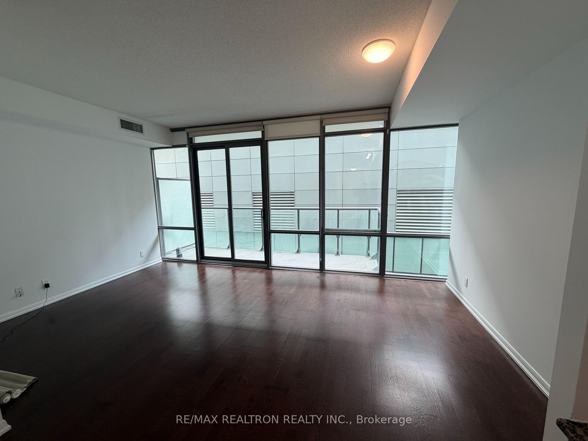 Photo 9 of Unit 1301, 832 Bay Street, Toronto, Bay Street Corridor — HOMEH