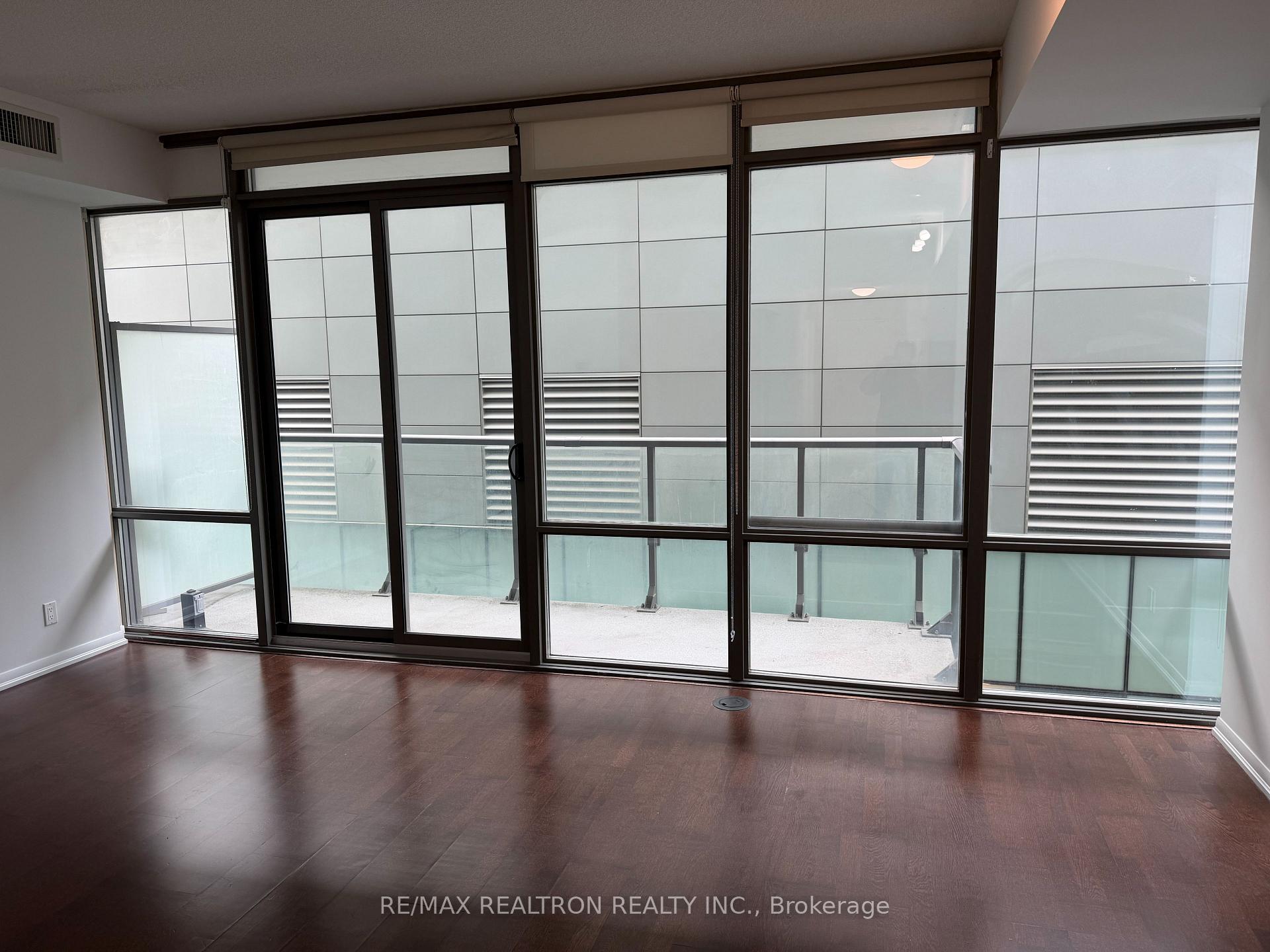 Photo 10 of Unit 1301, 832 Bay Street, Toronto, Bay Street Corridor — HOMEH