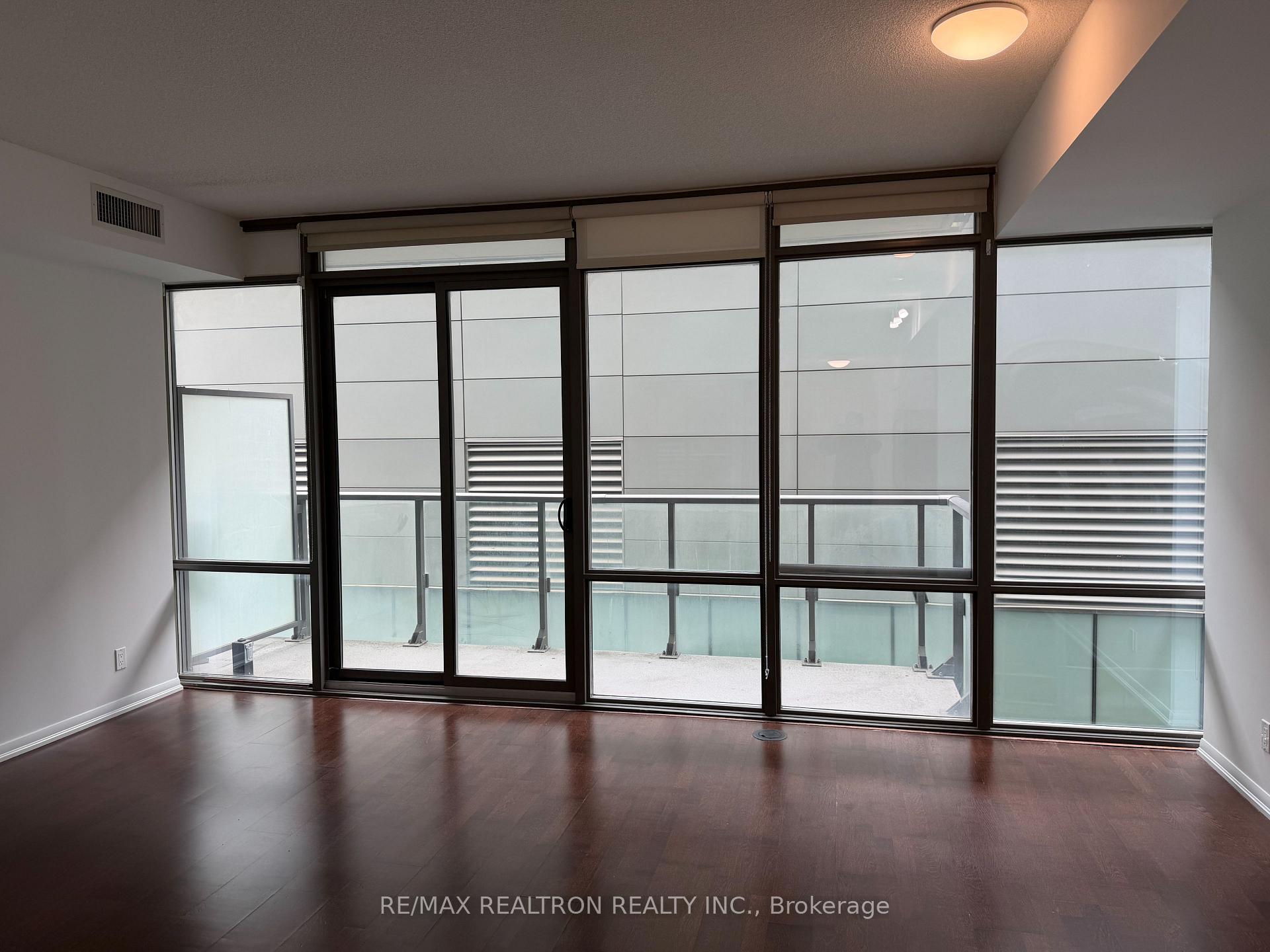 Photo 11 of Unit 1301, 832 Bay Street, Toronto, Bay Street Corridor — HOMEH