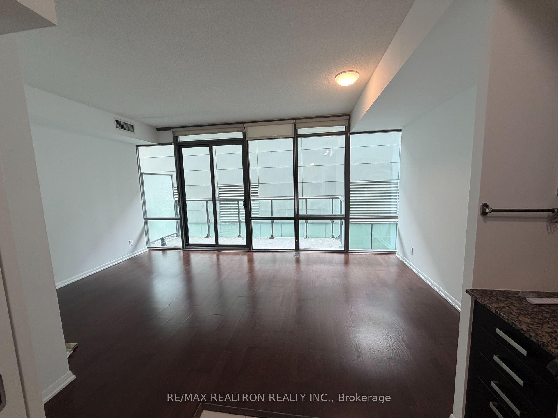 Photo 12 of Unit 1301, 832 Bay Street, Toronto, Bay Street Corridor — HOMEH