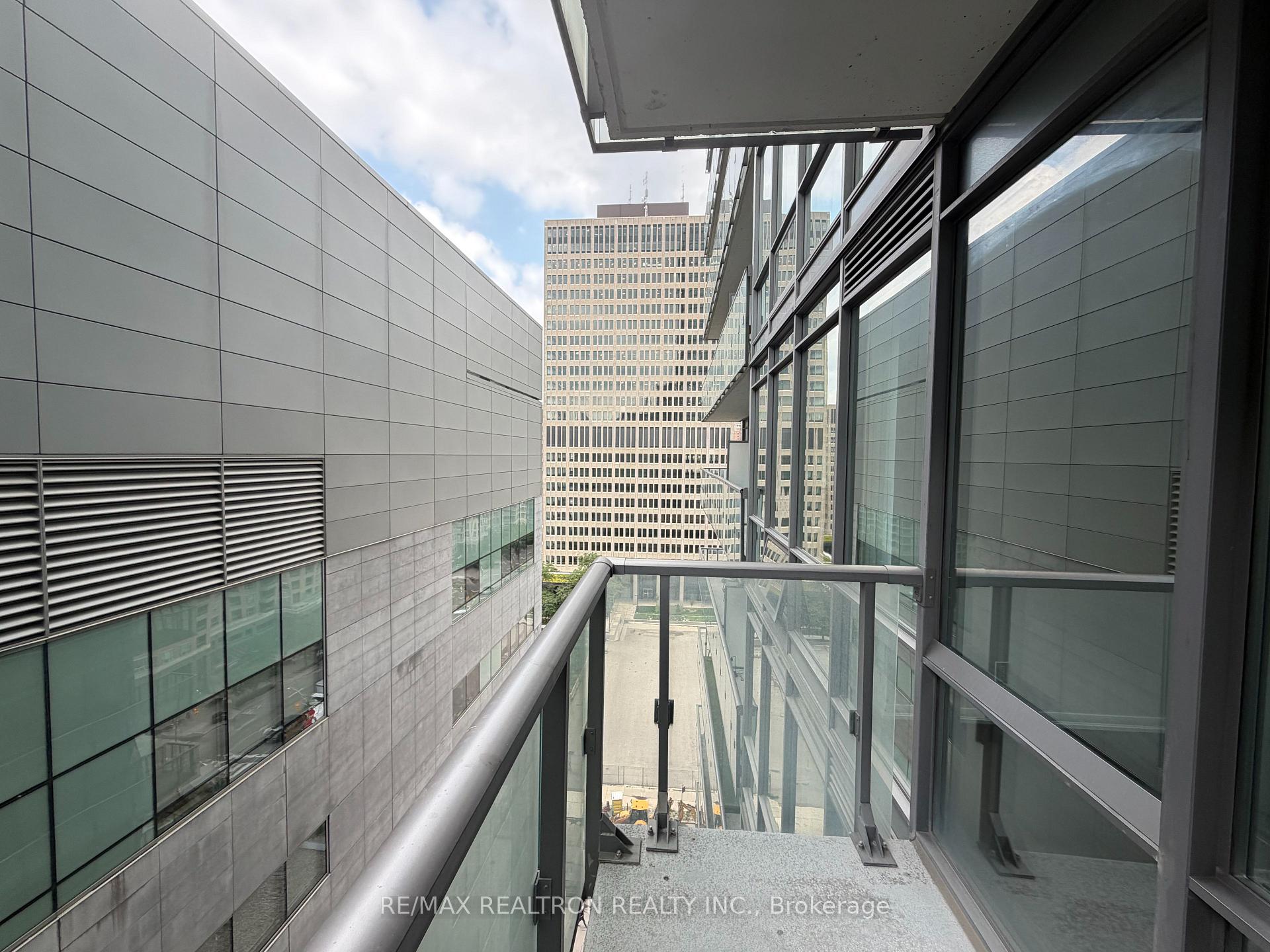 Photo 18 of Unit 1301, 832 Bay Street, Toronto, Bay Street Corridor — HOMEH