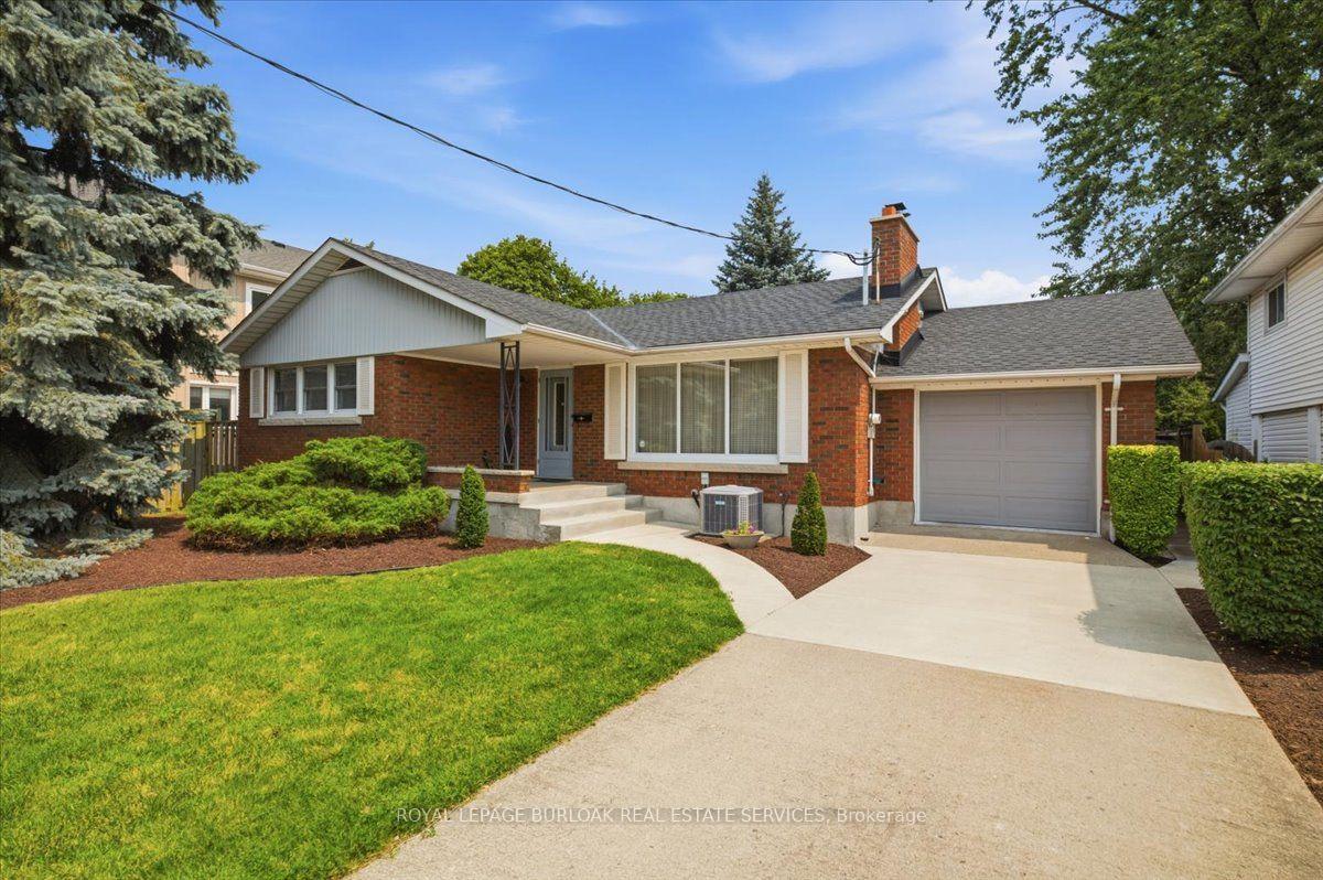 Photo 2 of 4 Corbett Avenue, St. Catharines, Port Dalhousie — HOMEH