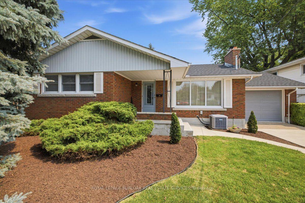 Photo 3 of 4 Corbett Avenue, St. Catharines, Port Dalhousie — HOMEH