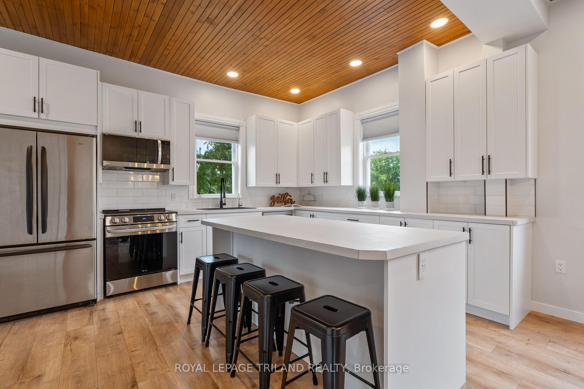 Photo 1 of 191 Catherine Street, North Middlesex, Parkhill — HOMEH