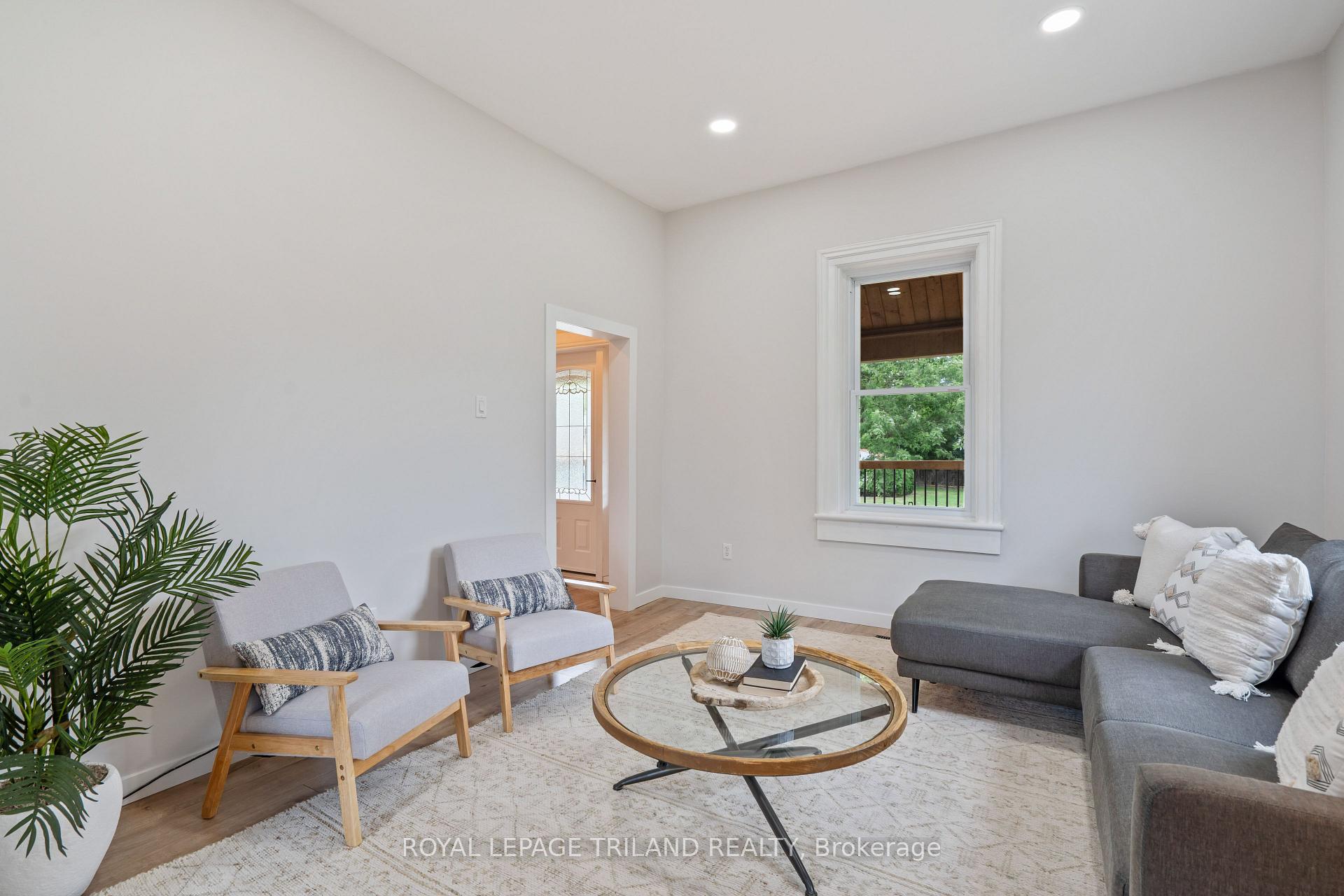 Photo 8 of 191 Catherine Street, North Middlesex, Parkhill — HOMEH