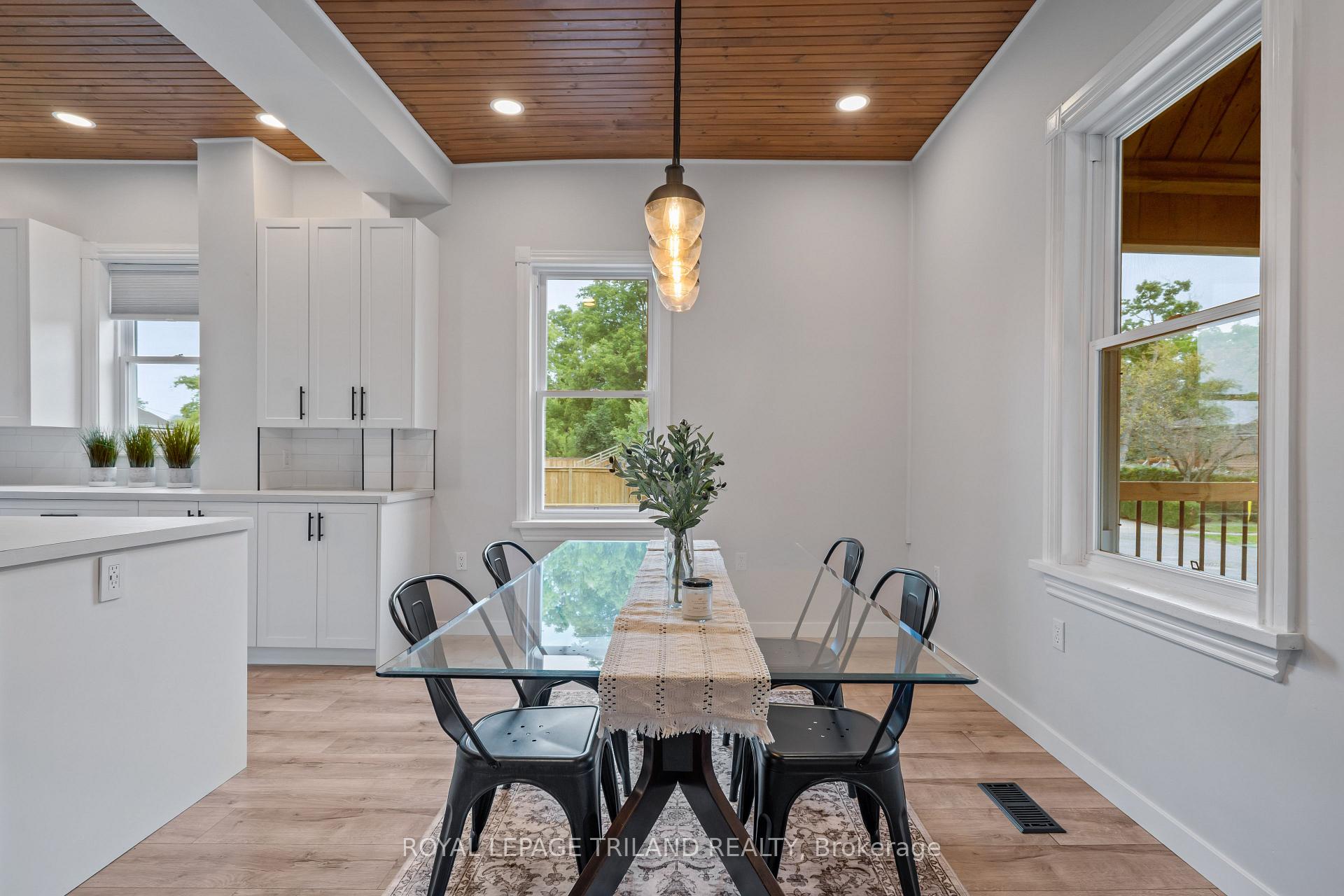 Photo 12 of 191 Catherine Street, North Middlesex, Parkhill — HOMEH