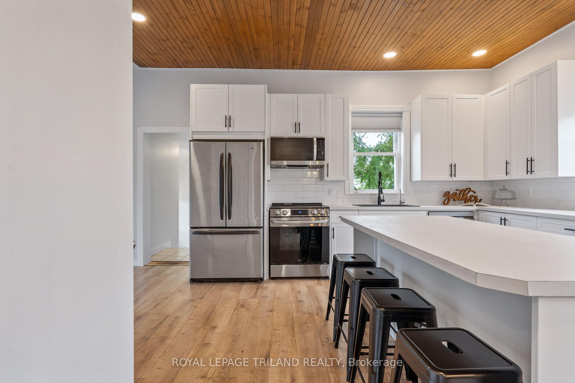 Photo 15 of 191 Catherine Street, North Middlesex, Parkhill — HOMEH