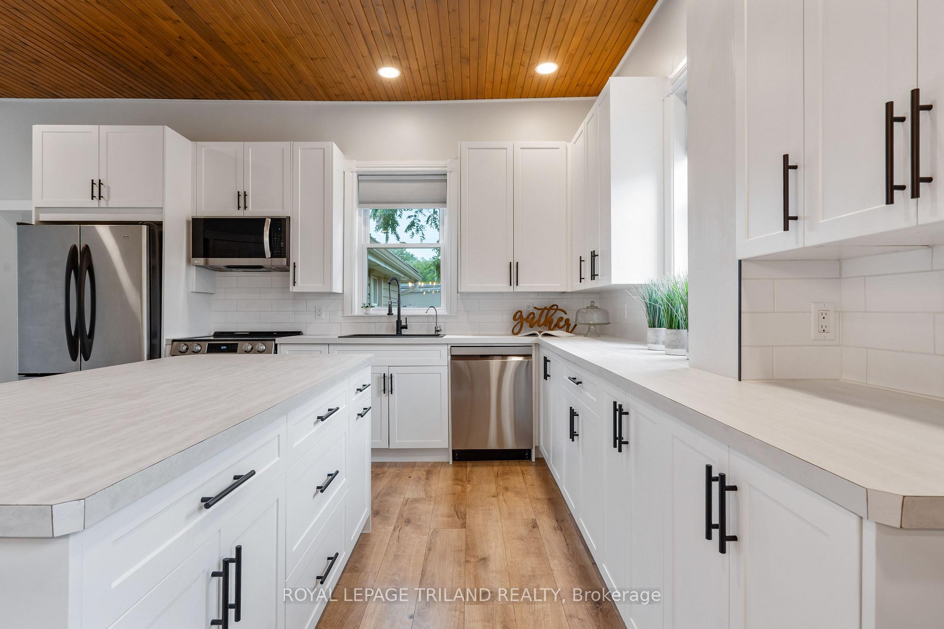 Photo 16 of 191 Catherine Street, North Middlesex, Parkhill — HOMEH