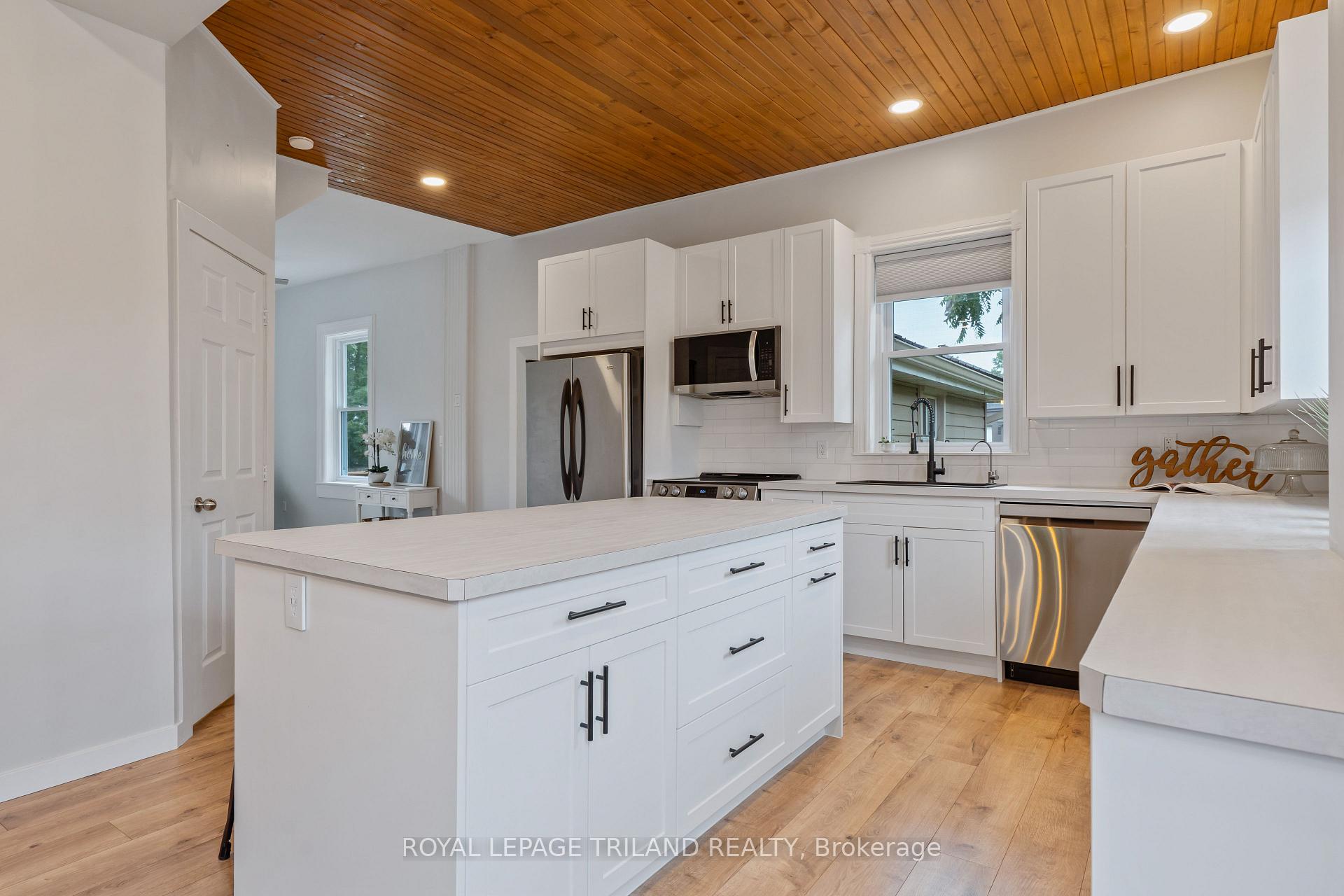 Photo 17 of 191 Catherine Street, North Middlesex, Parkhill — HOMEH