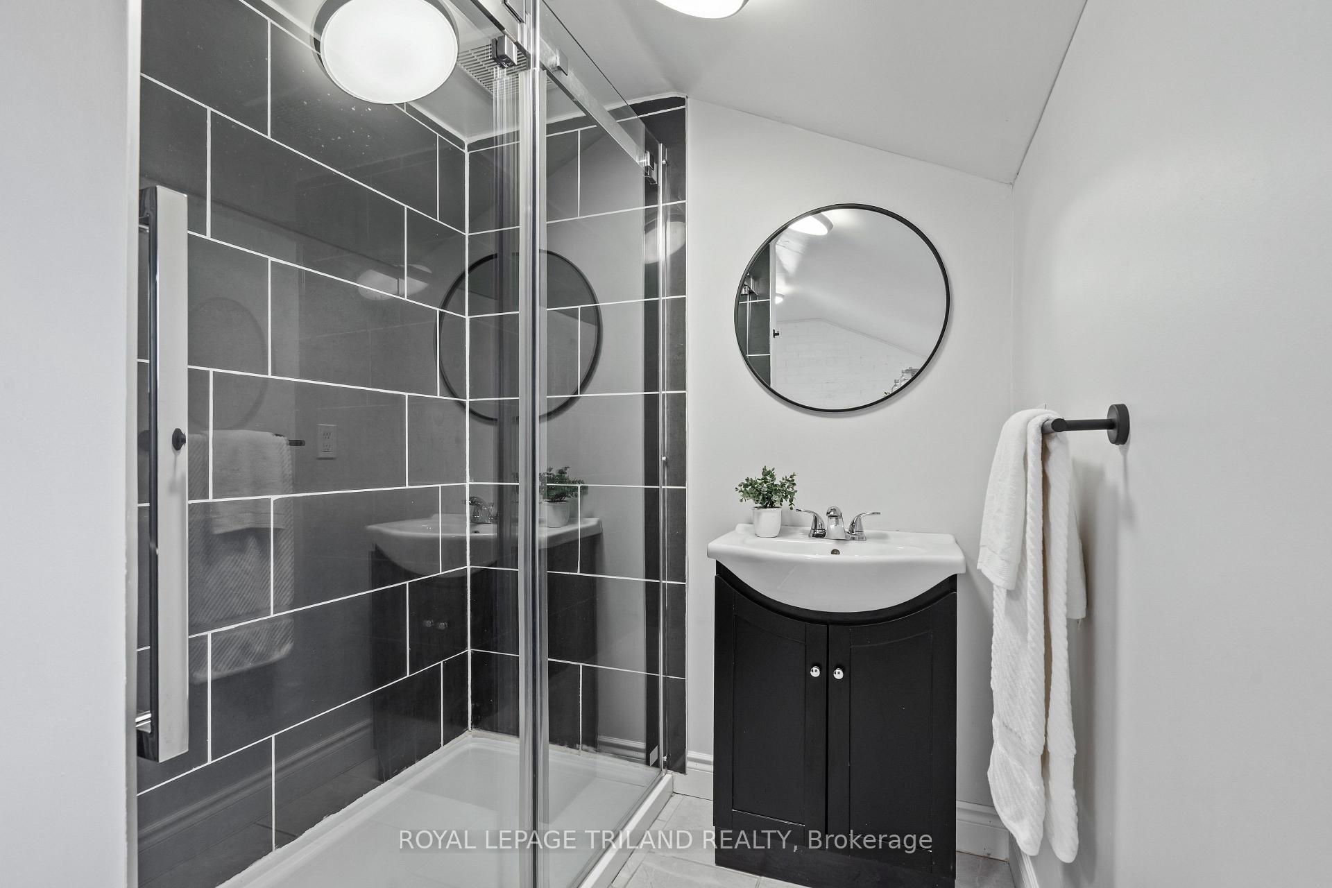 Photo 25 of 191 Catherine Street, North Middlesex, Parkhill — HOMEH