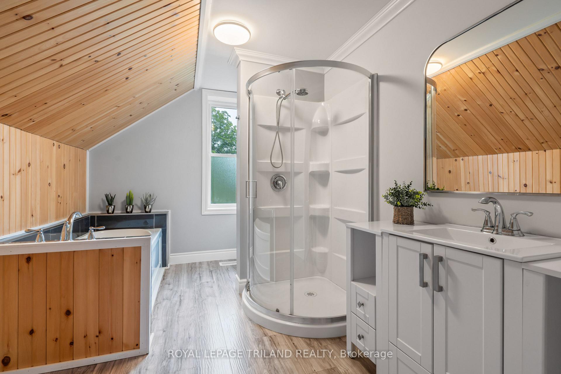Photo 36 of 191 Catherine Street, North Middlesex, Parkhill — HOMEH