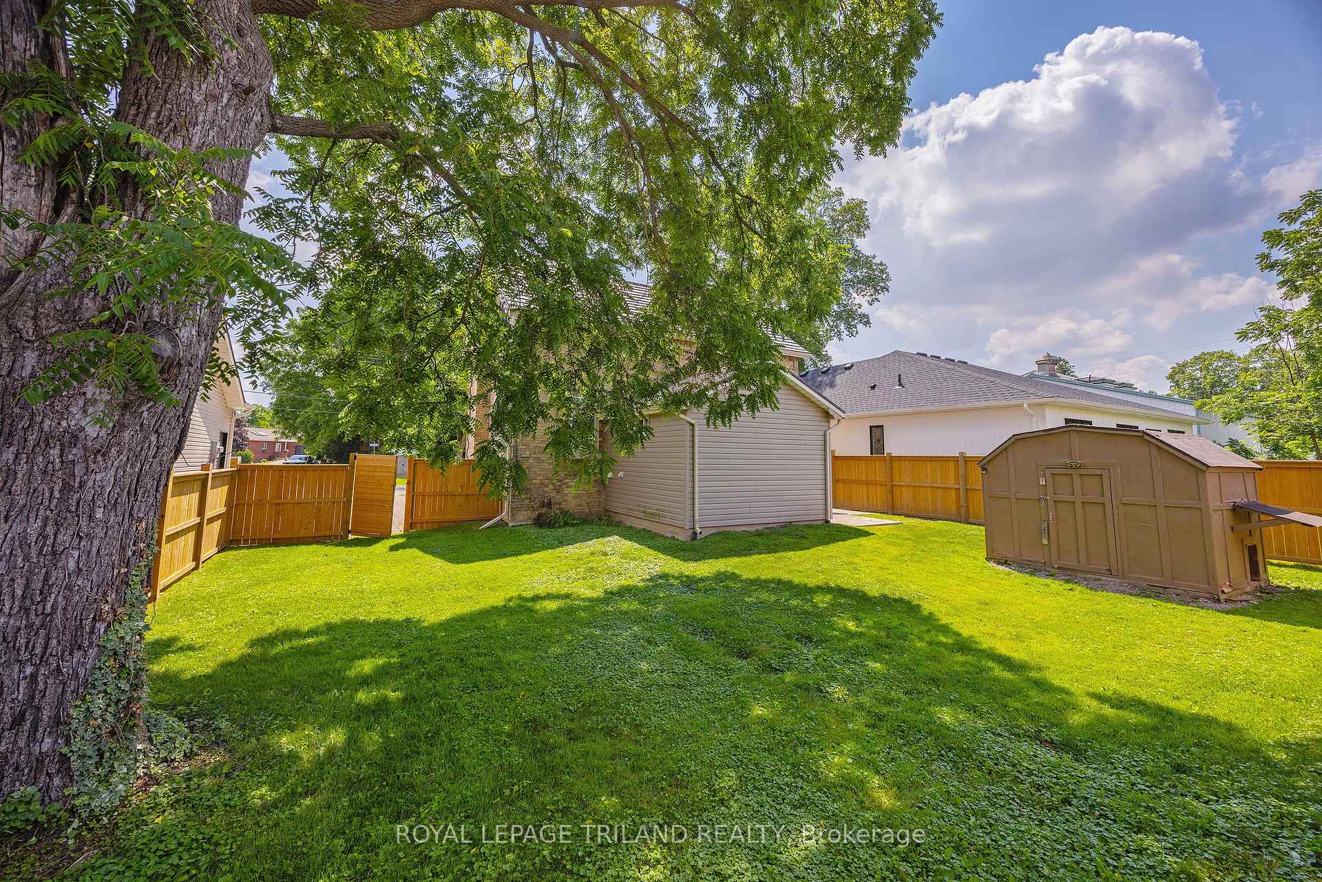 Photo 42 of 191 Catherine Street, North Middlesex, Parkhill — HOMEH