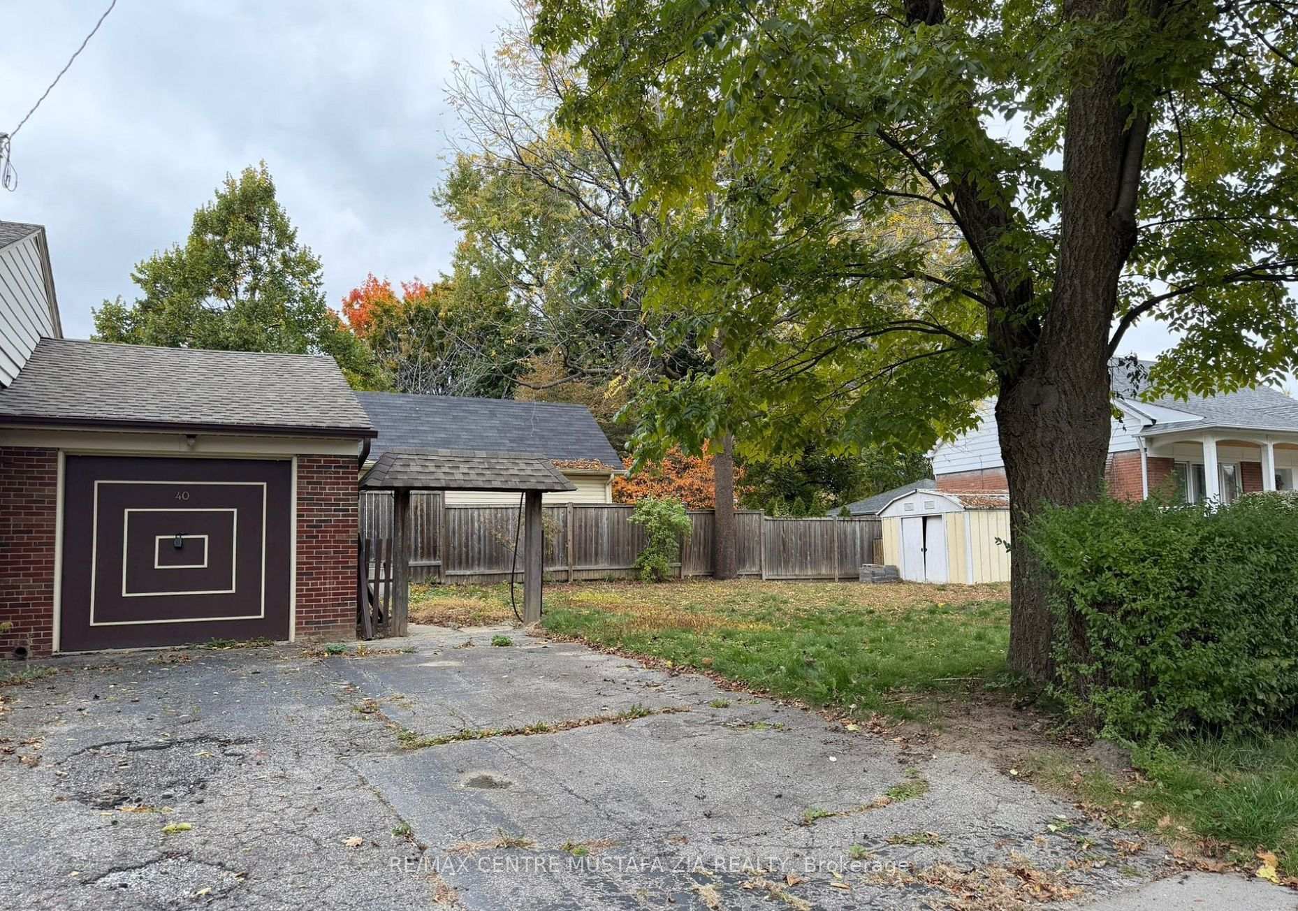 Photo 2 of 40 Ovida Avenue, Etobicoke, Islington-City Centre West — HOMEH