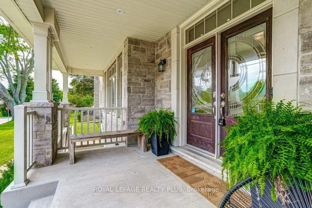 Photo 2 of 3 Niska Drive, Hamilton, Waterdown — HOMEH