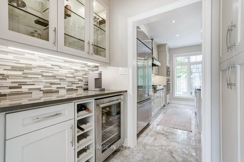 Photo 6 of 3 Niska Drive, Hamilton, Waterdown — HOMEH