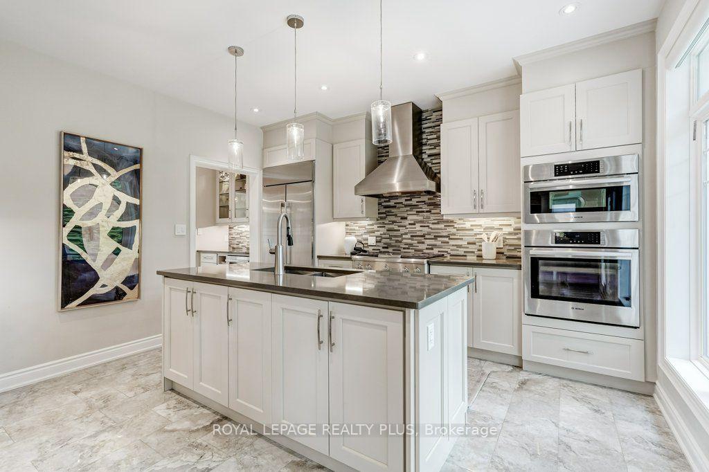 Photo 9 of 3 Niska Drive, Hamilton, Waterdown — HOMEH