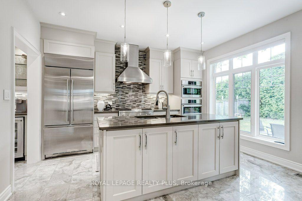 Photo 10 of 3 Niska Drive, Hamilton, Waterdown — HOMEH
