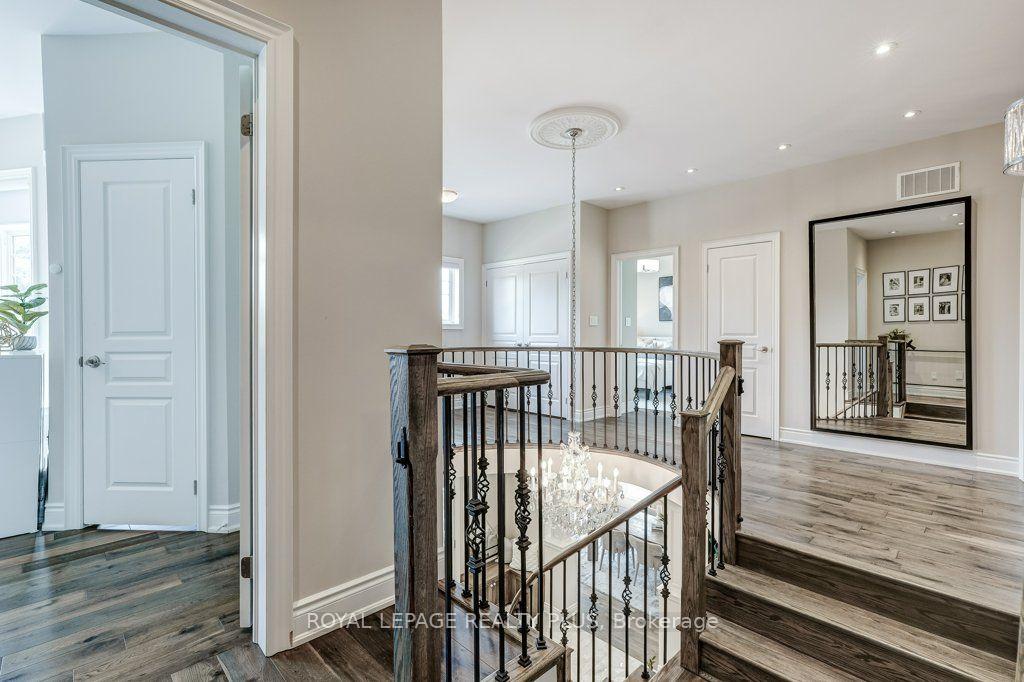 Photo 16 of 3 Niska Drive, Hamilton, Waterdown — HOMEH