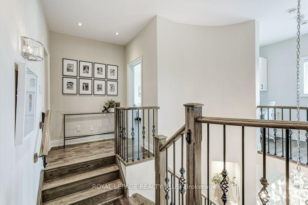 Photo 17 of 3 Niska Drive, Hamilton, Waterdown — HOMEH