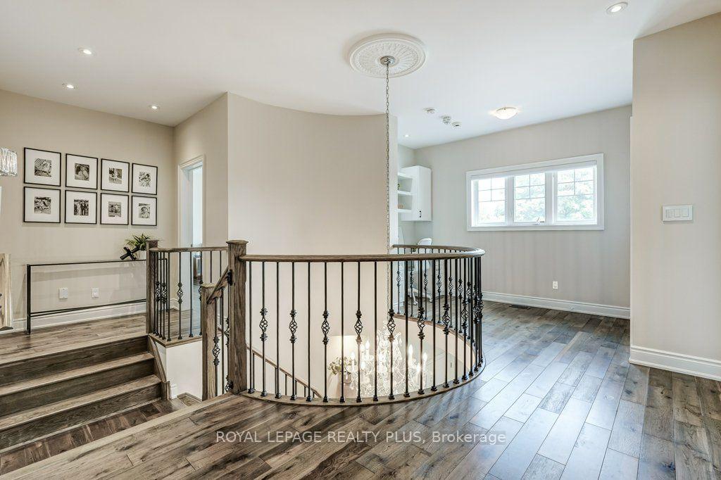 Photo 18 of 3 Niska Drive, Hamilton, Waterdown — HOMEH