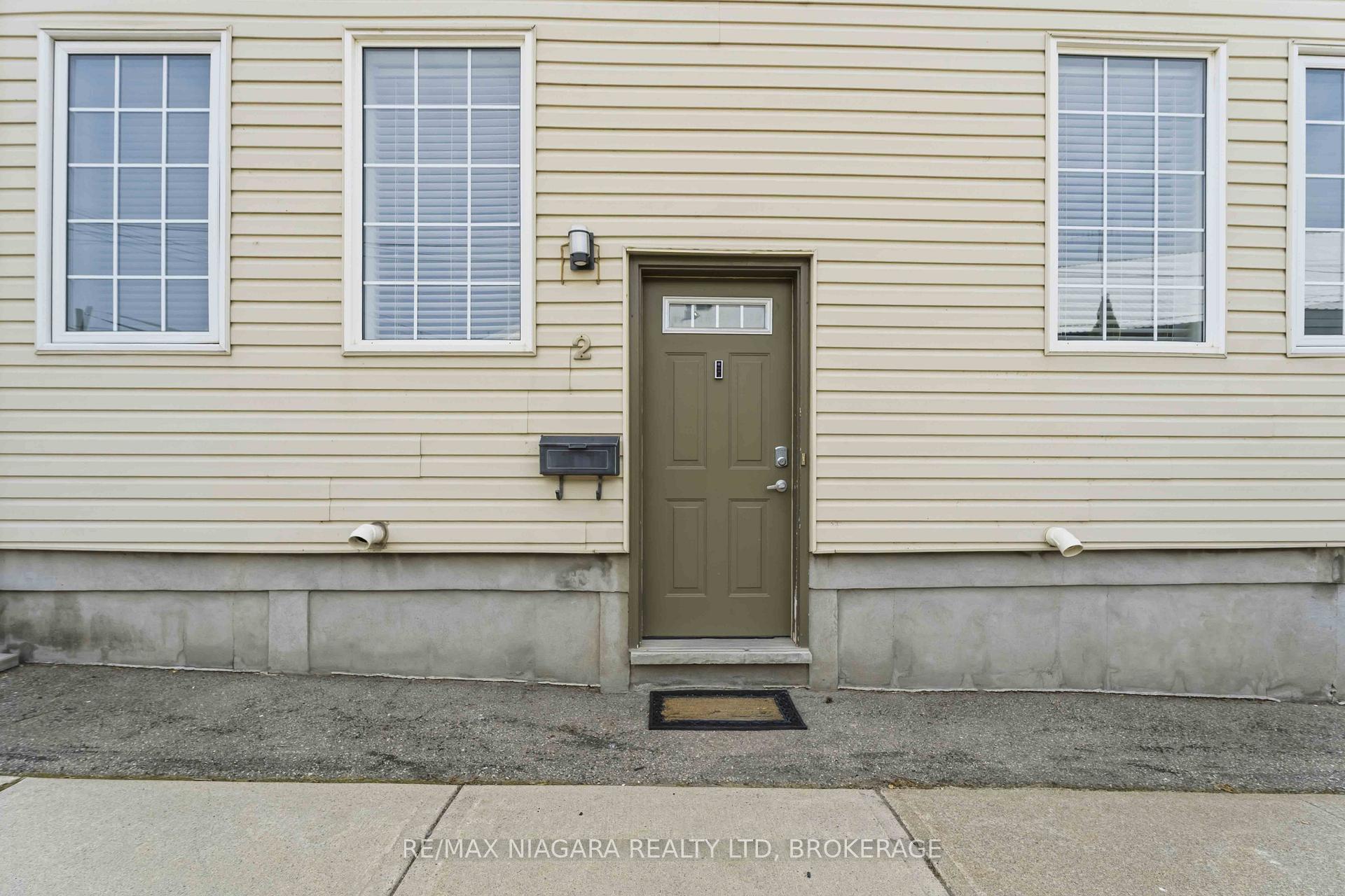 Photo 4 of Unit 2, 49 Ontario Street, Grimsby, Grimsby East — HOMEH