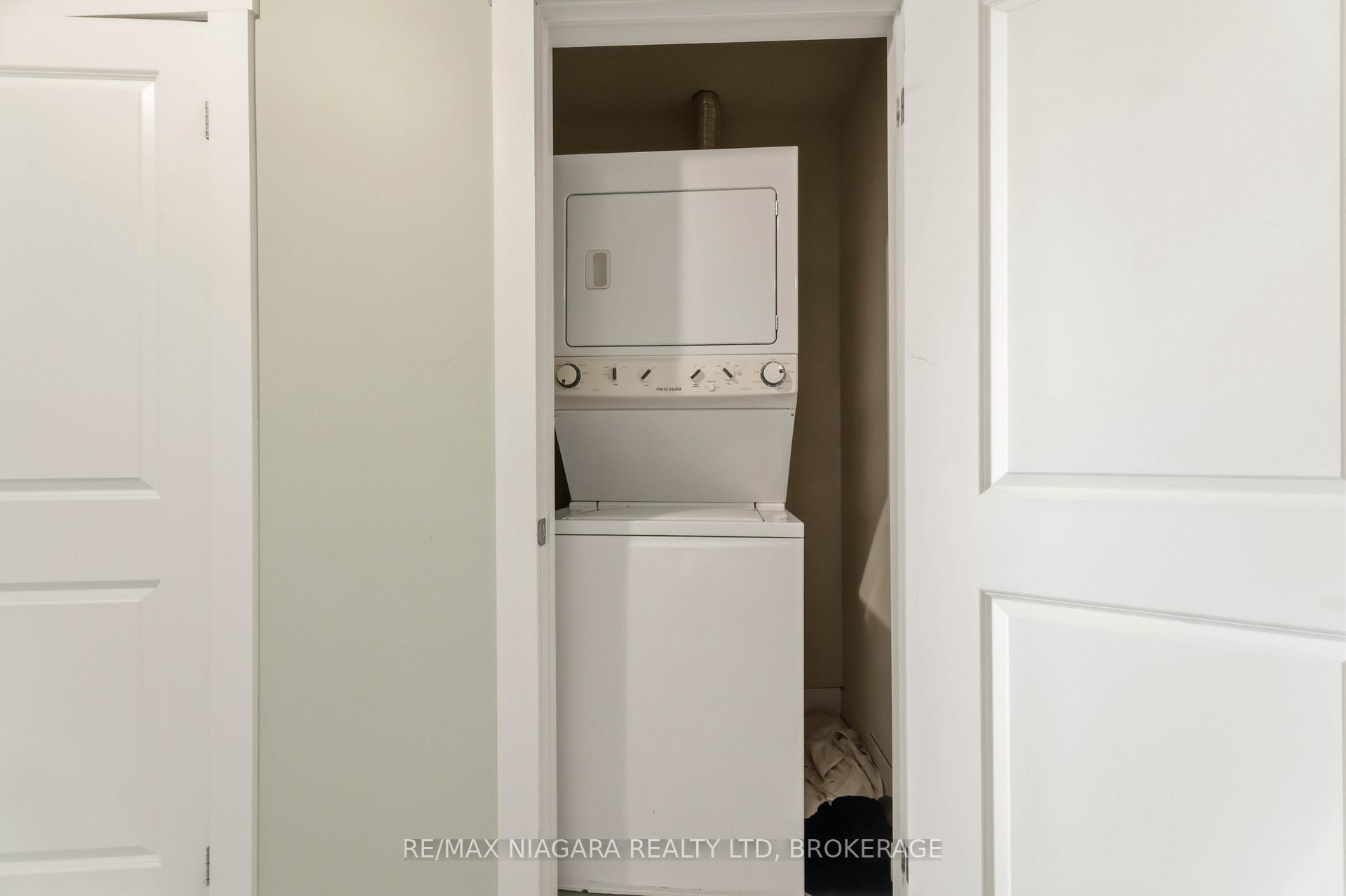 Photo 10 of Unit 2, 49 Ontario Street, Grimsby, Grimsby East — HOMEH