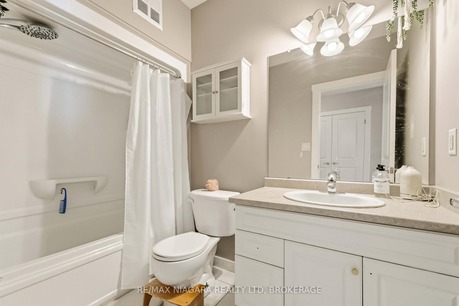 Photo 13 of Unit 2, 49 Ontario Street, Grimsby, Grimsby East — HOMEH