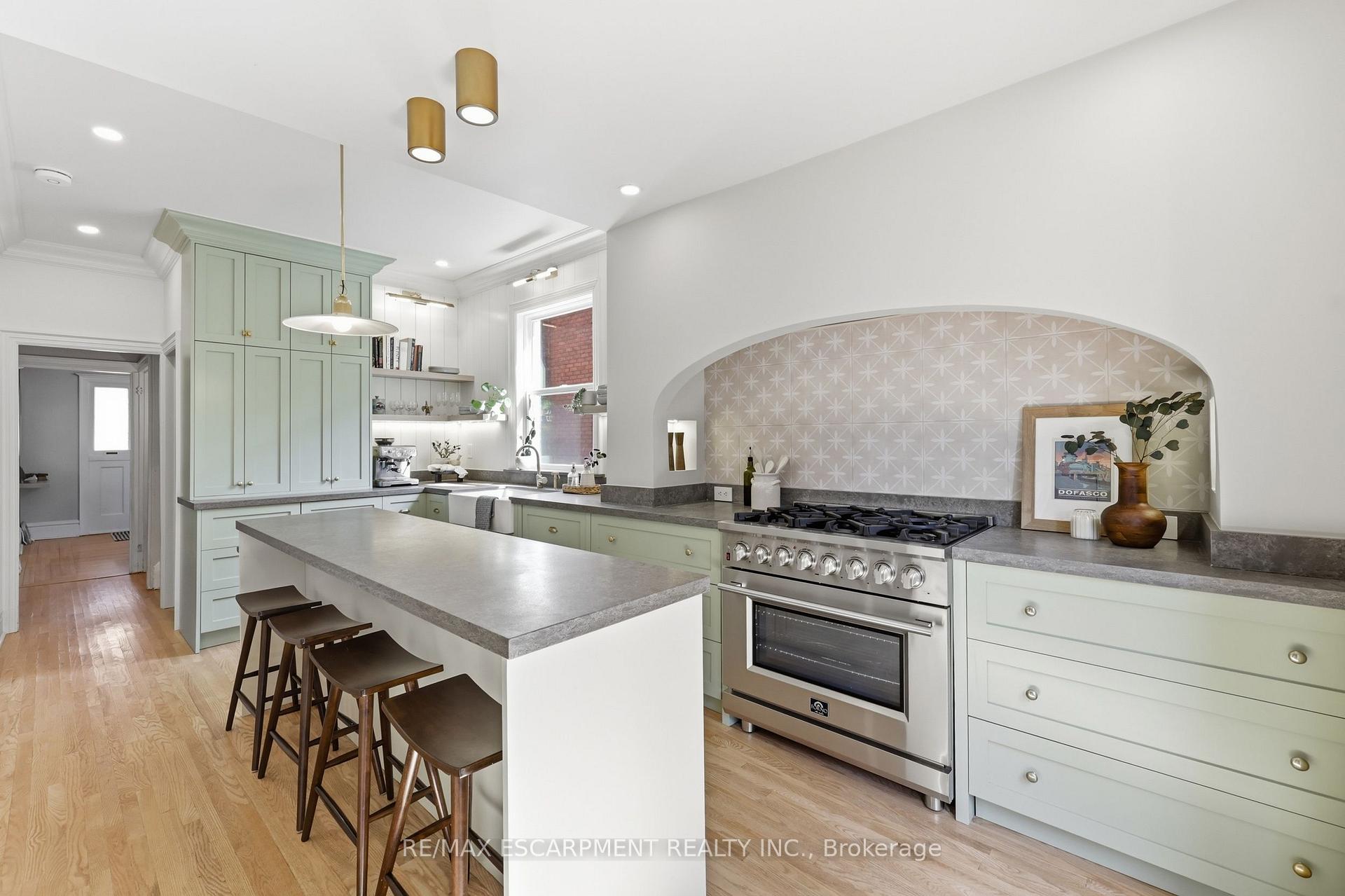 Photo 1 of 70 Gage Avenue S, Hamilton, Gibson — HOMEH