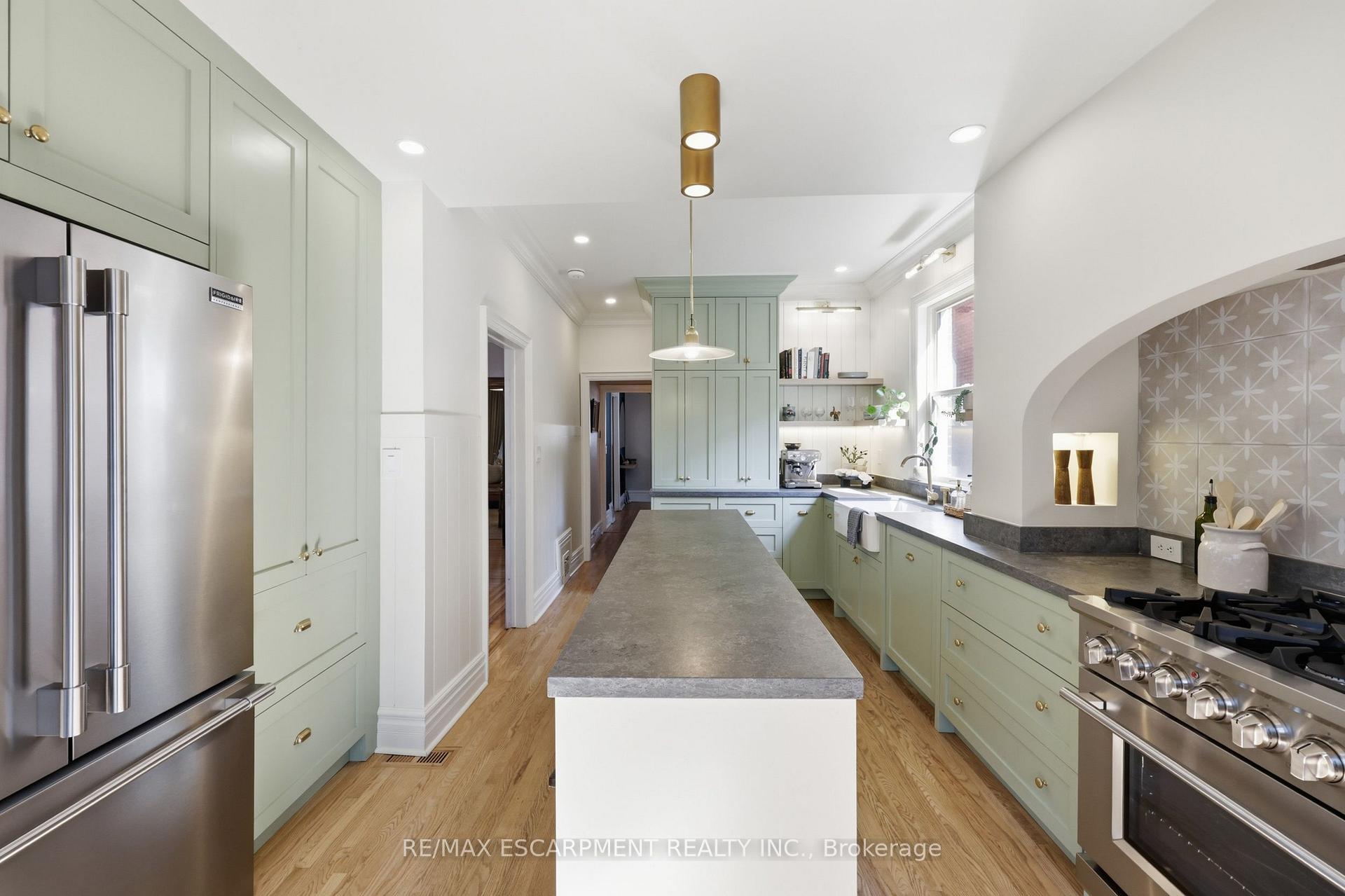Photo 18 of 70 Gage Avenue S, Hamilton, Gibson — HOMEH