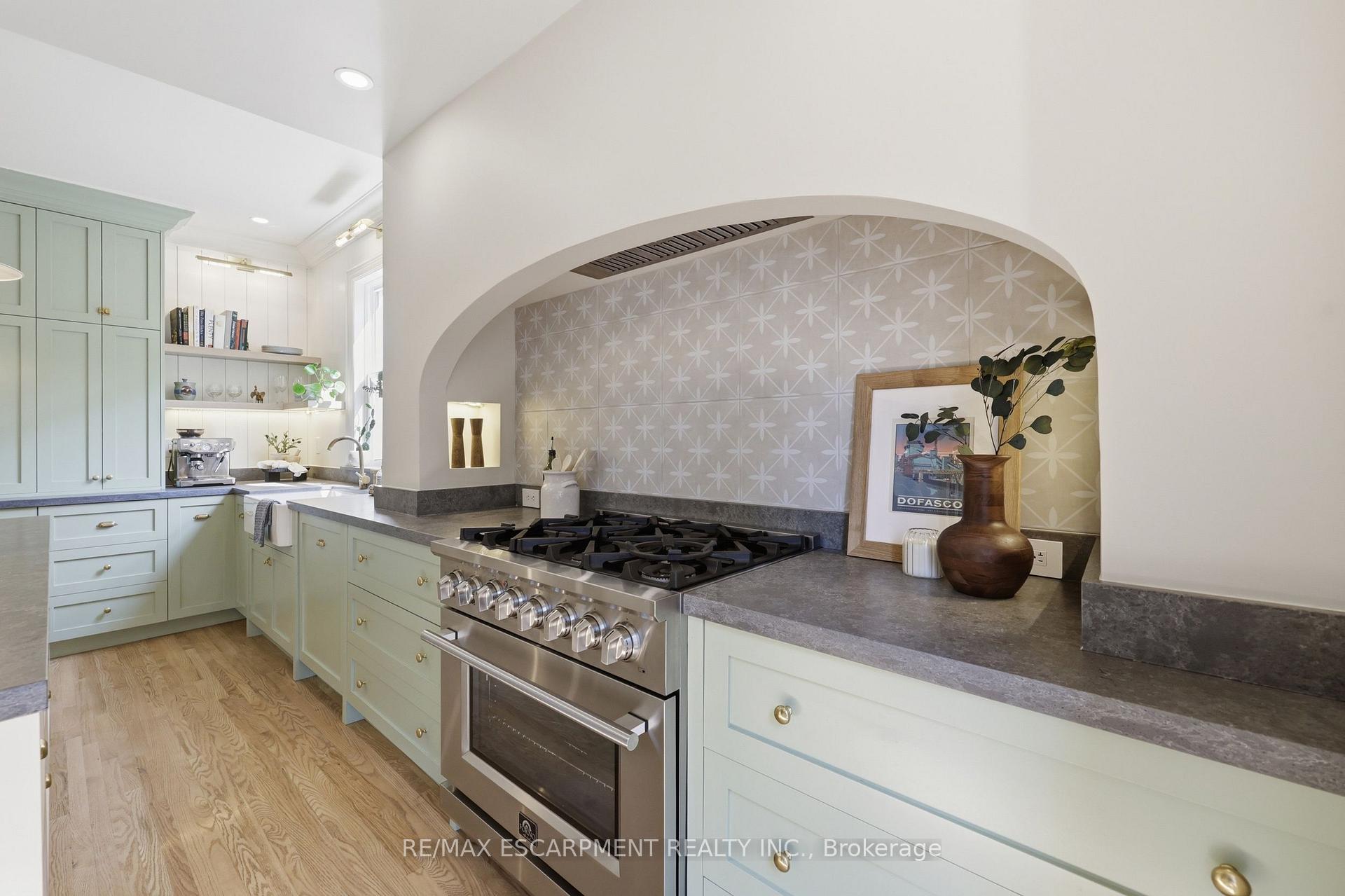 Photo 19 of 70 Gage Avenue S, Hamilton, Gibson — HOMEH