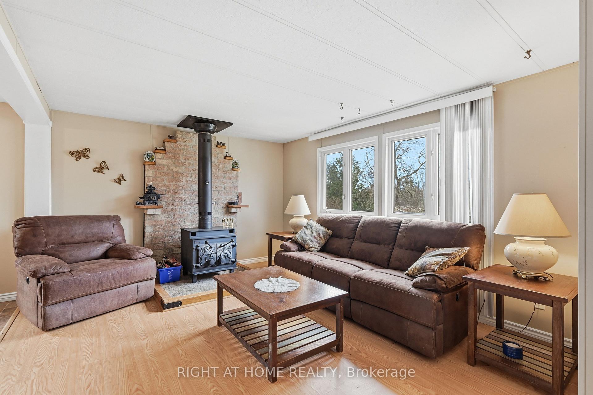 Photo 2 of Unit 131, 1294 8th Concession Road W, Hamilton, Rural Flamborough — HOMEH