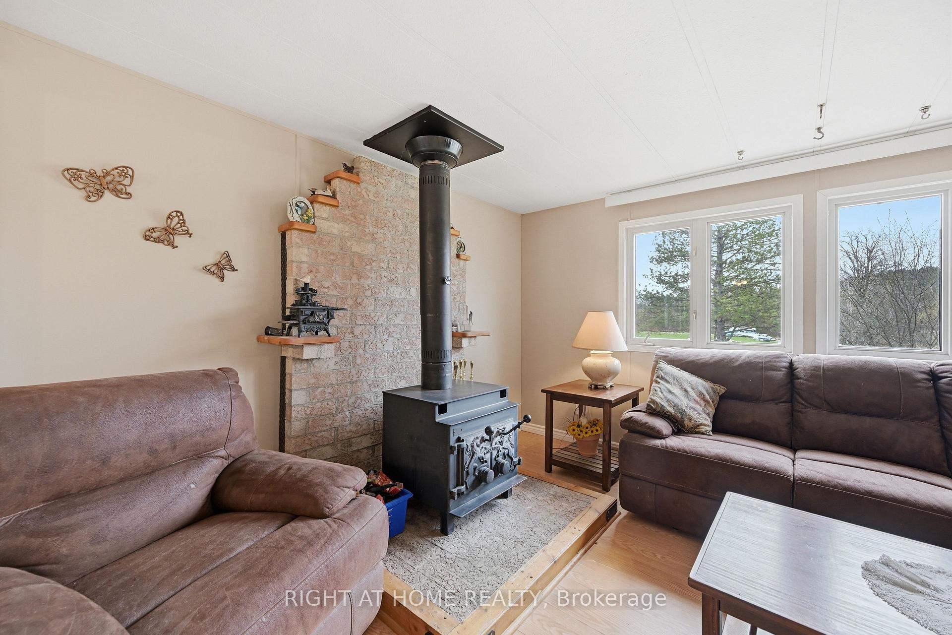 Photo 4 of Unit 131, 1294 8th Concession Road W, Hamilton, Rural Flamborough — HOMEH