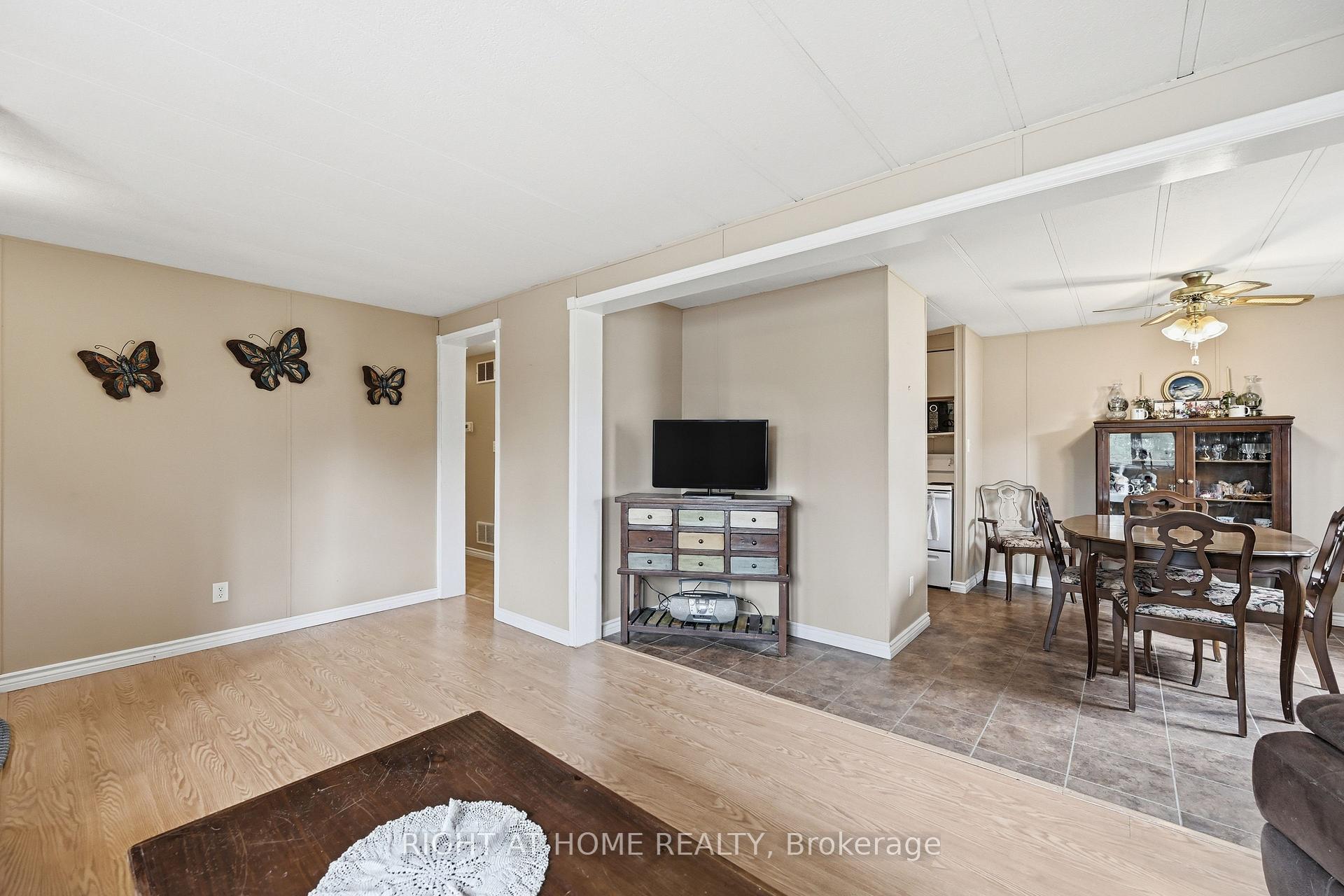 Photo 5 of Unit 131, 1294 8th Concession Road W, Hamilton, Rural Flamborough — HOMEH
